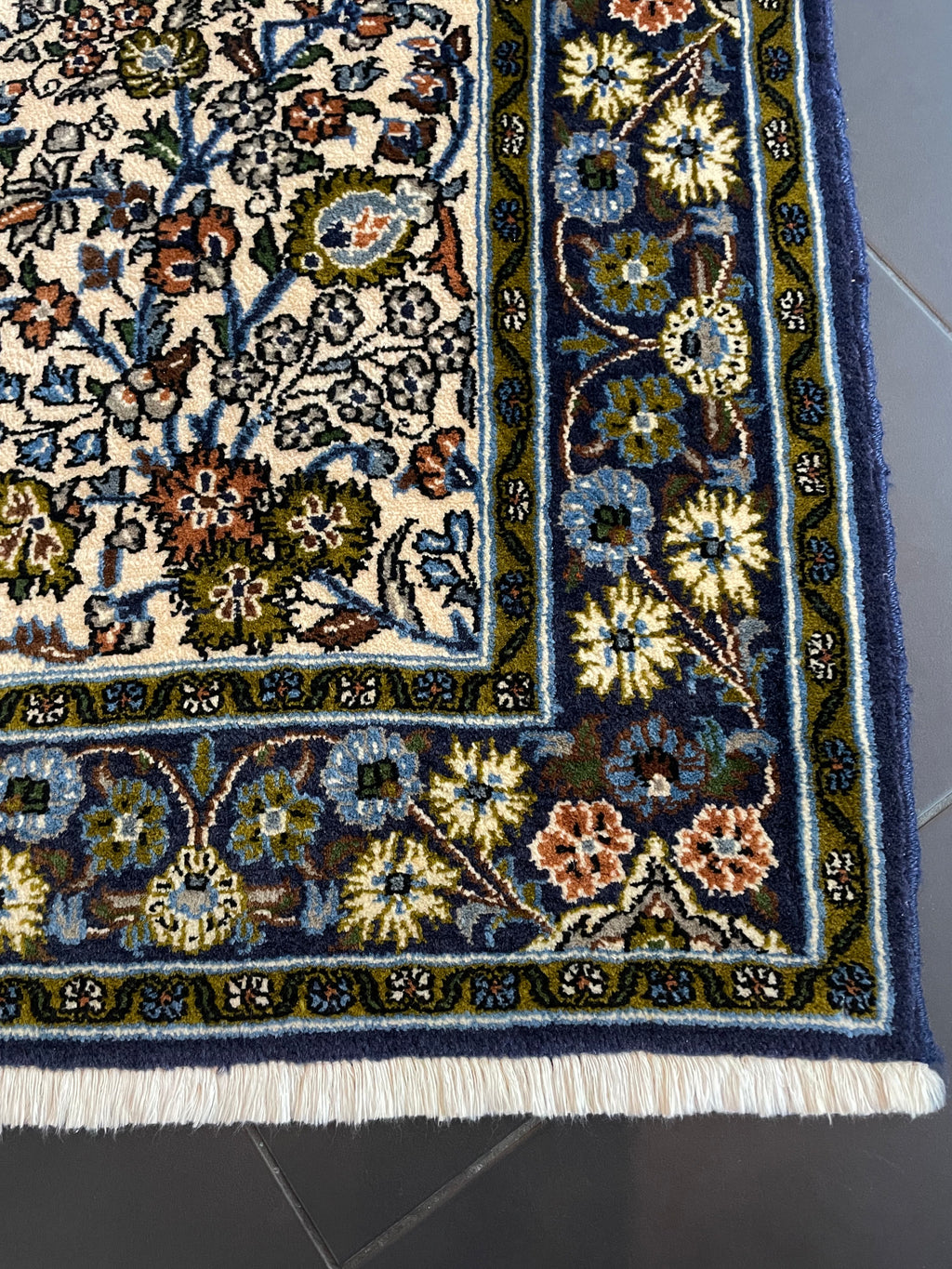 Kashan Rug 162 × 108 cm