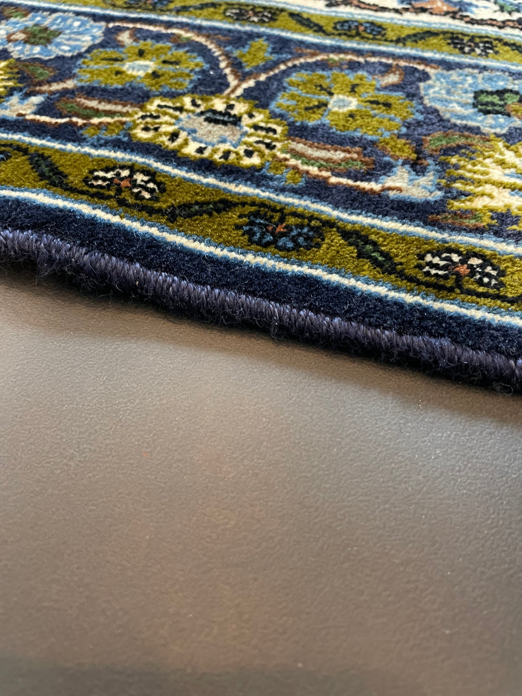 Kashan Rug 162 × 108 cm