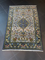 Kashan Rug 162 × 108 cm