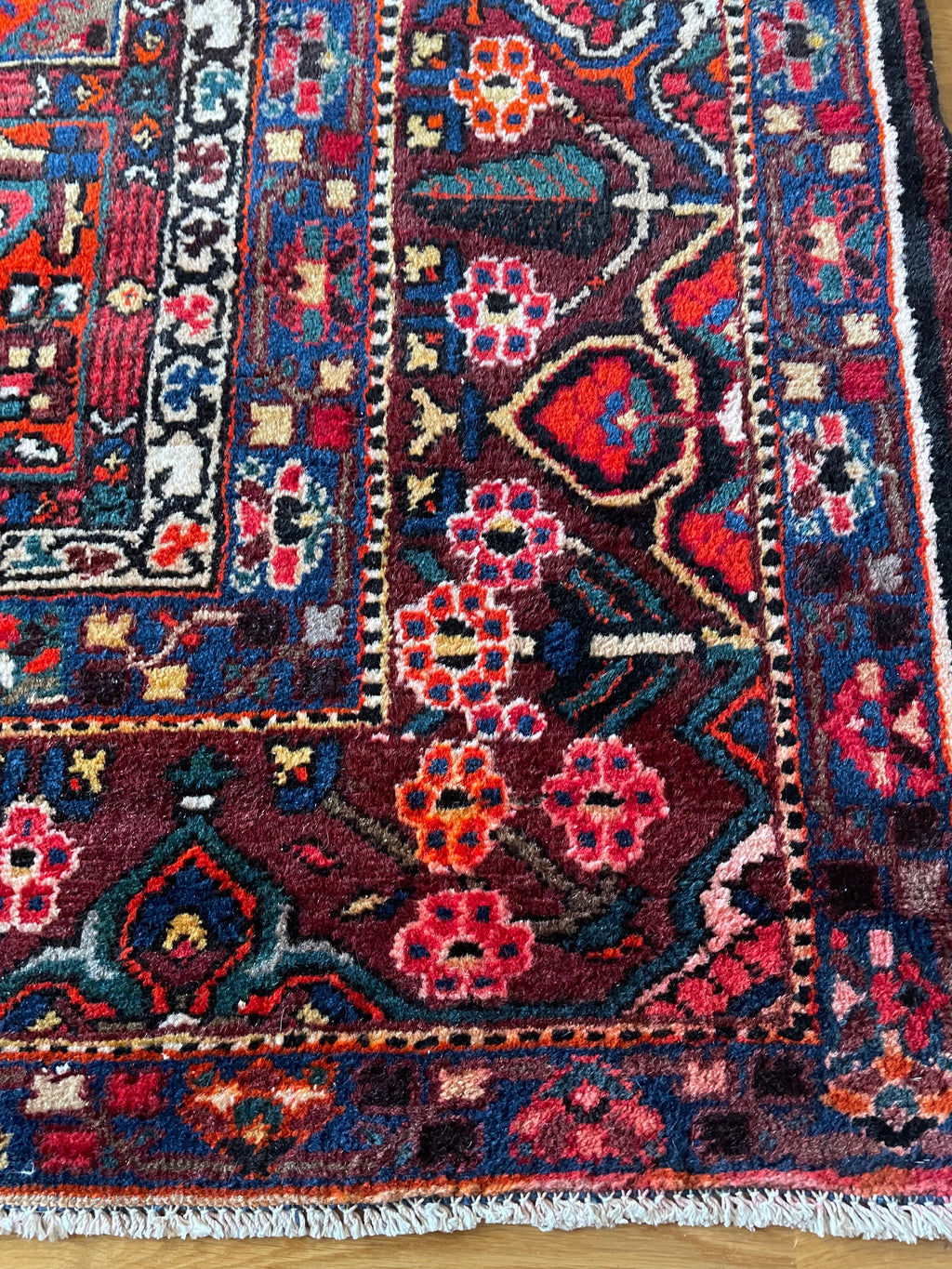 Bakhtiari Rug 350 × 294 cm