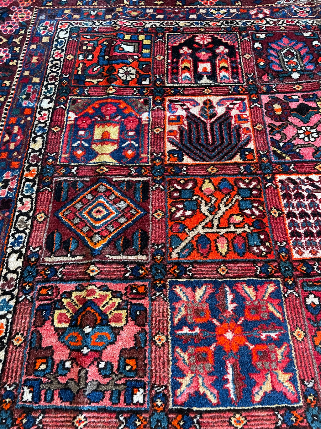 Bakhtiari Rug 350 × 294 cm