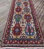 Bakhtiari Rug 409 × 107 cm