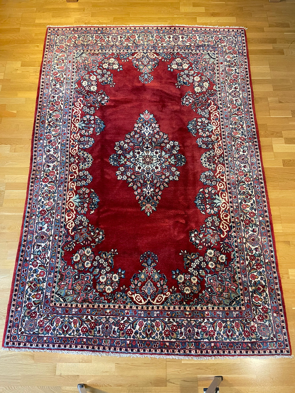Sarough Rug 263 × 189 cm