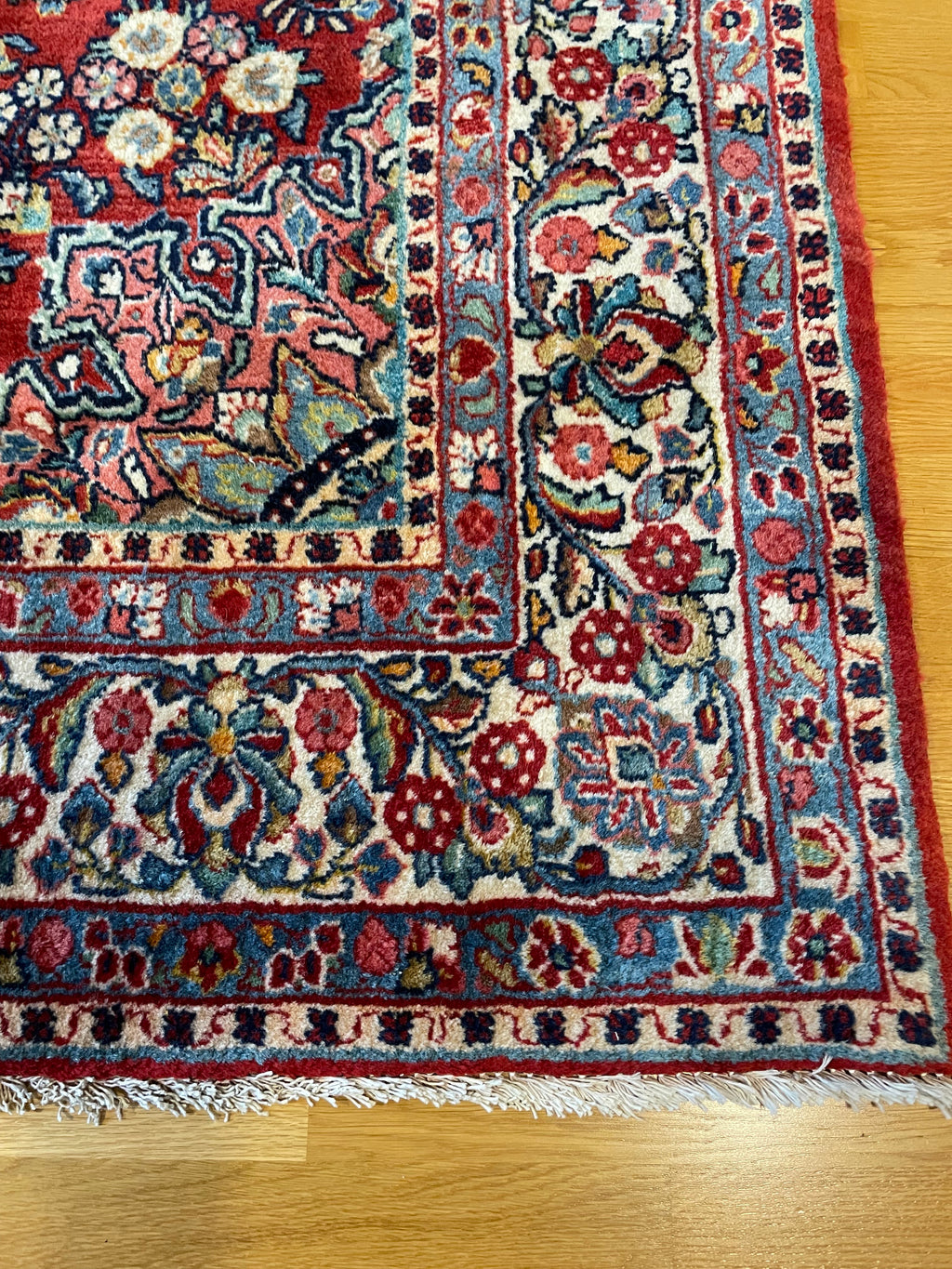 Sarough Rug 263 × 189 cm