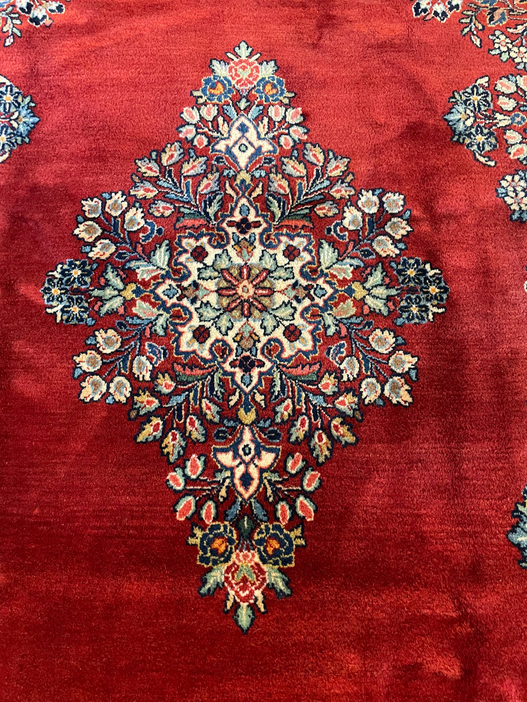 Sarough Rug 263 × 189 cm