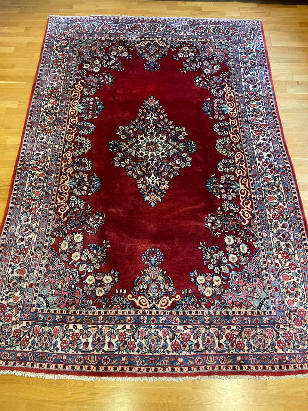 Sarough Rug 263 × 189 cm