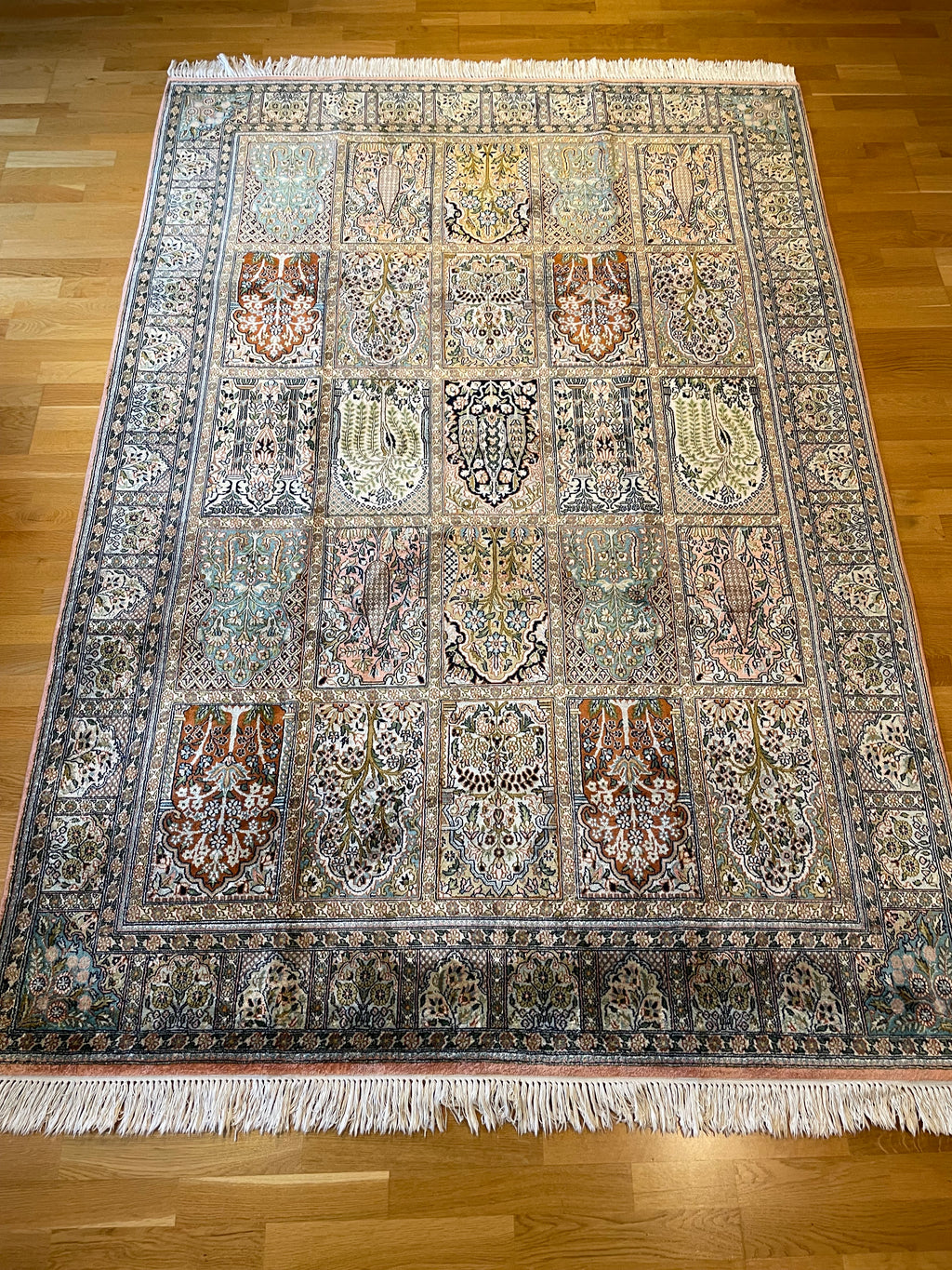 Kashmir Rug 240 × 167 cm