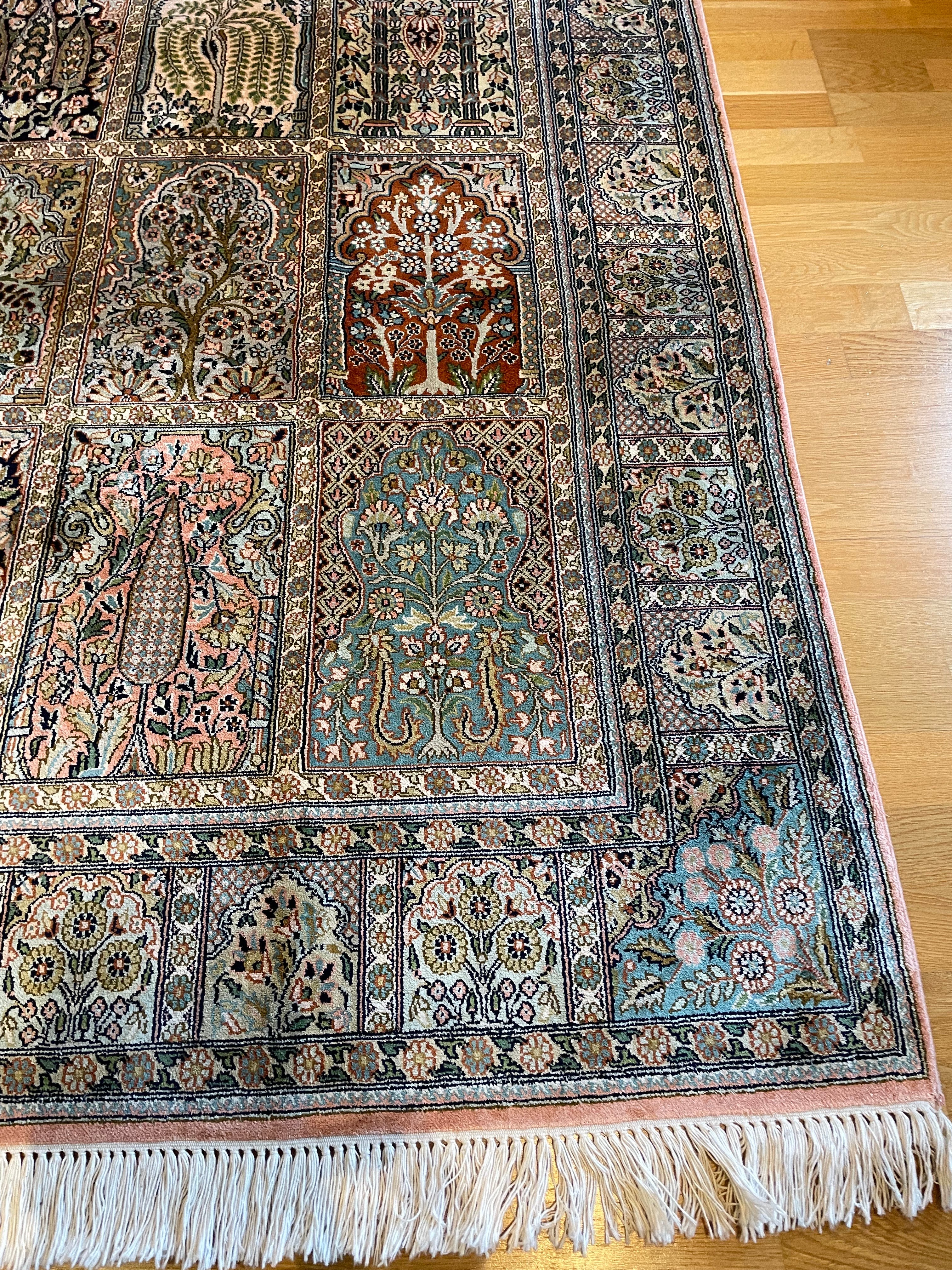 Kashmir Rug 240 × 167 cm
