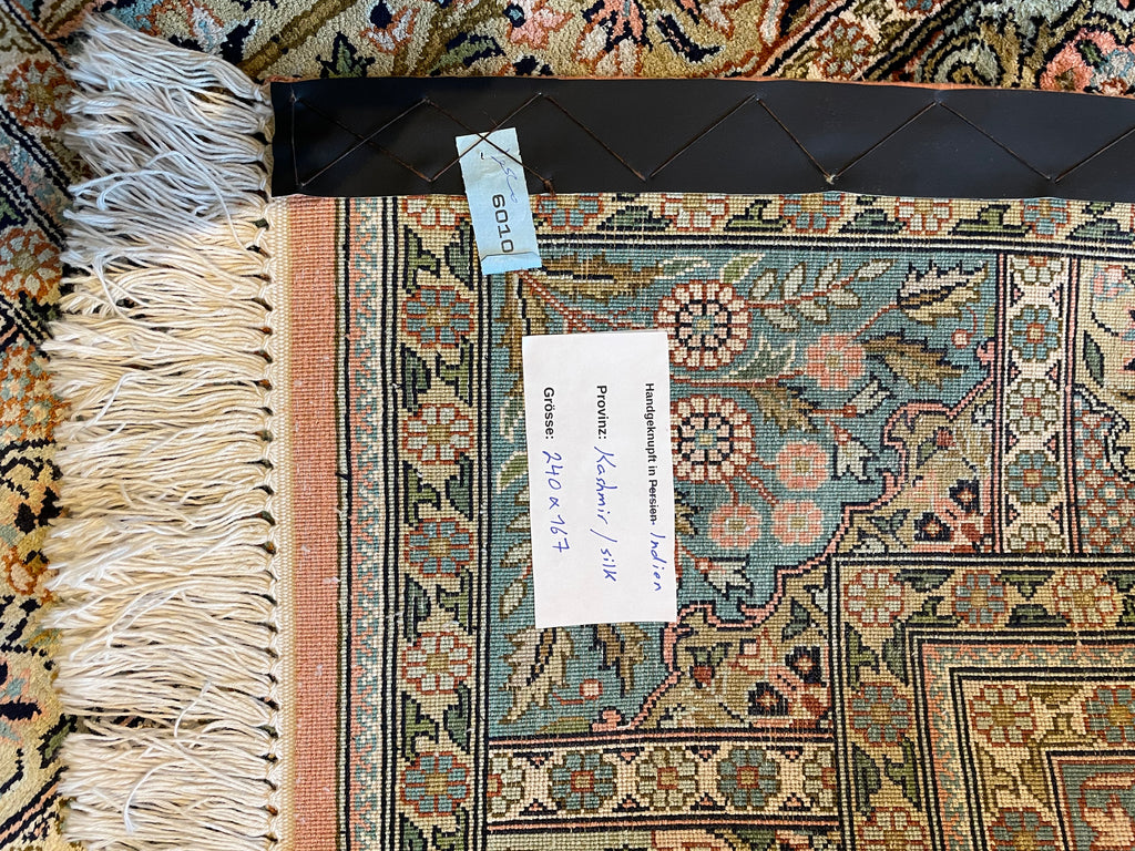 Kashmir Rug 240 × 167 cm