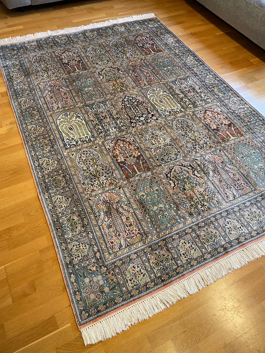 Kashmir Rug 240 × 167 cm