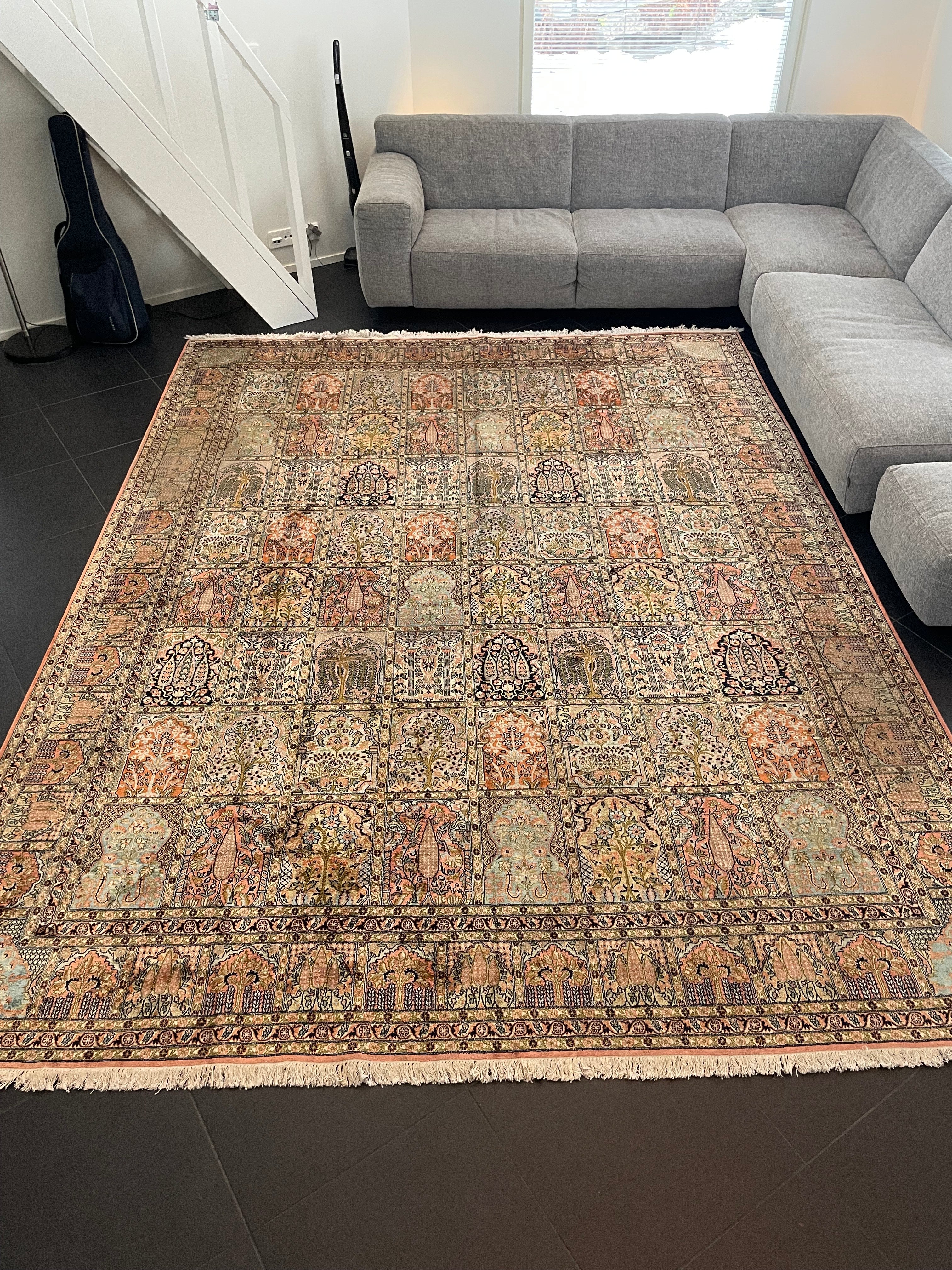 Kashmir silk rug 360x280cm