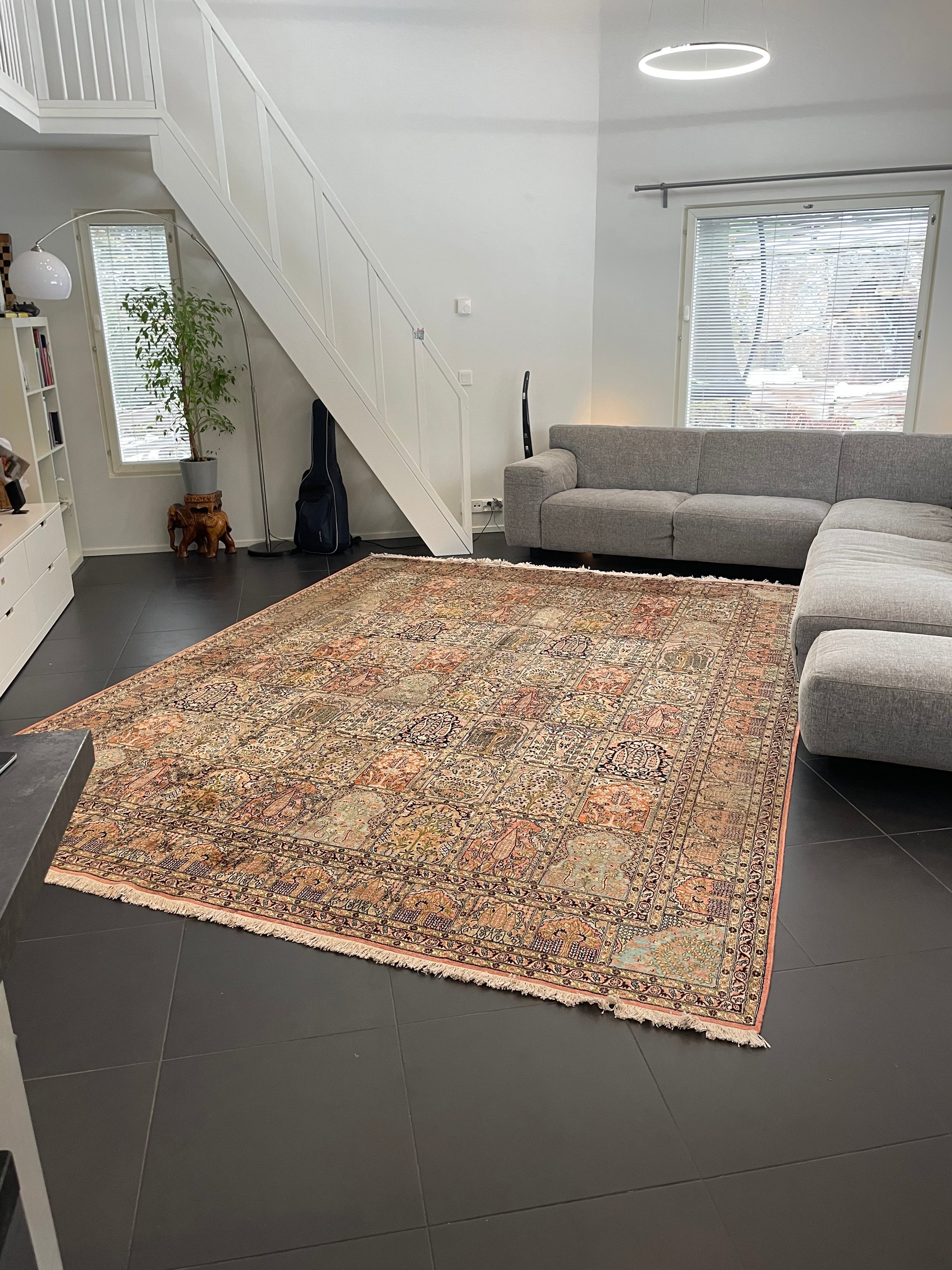 Kashmir silk rug 360x280cm