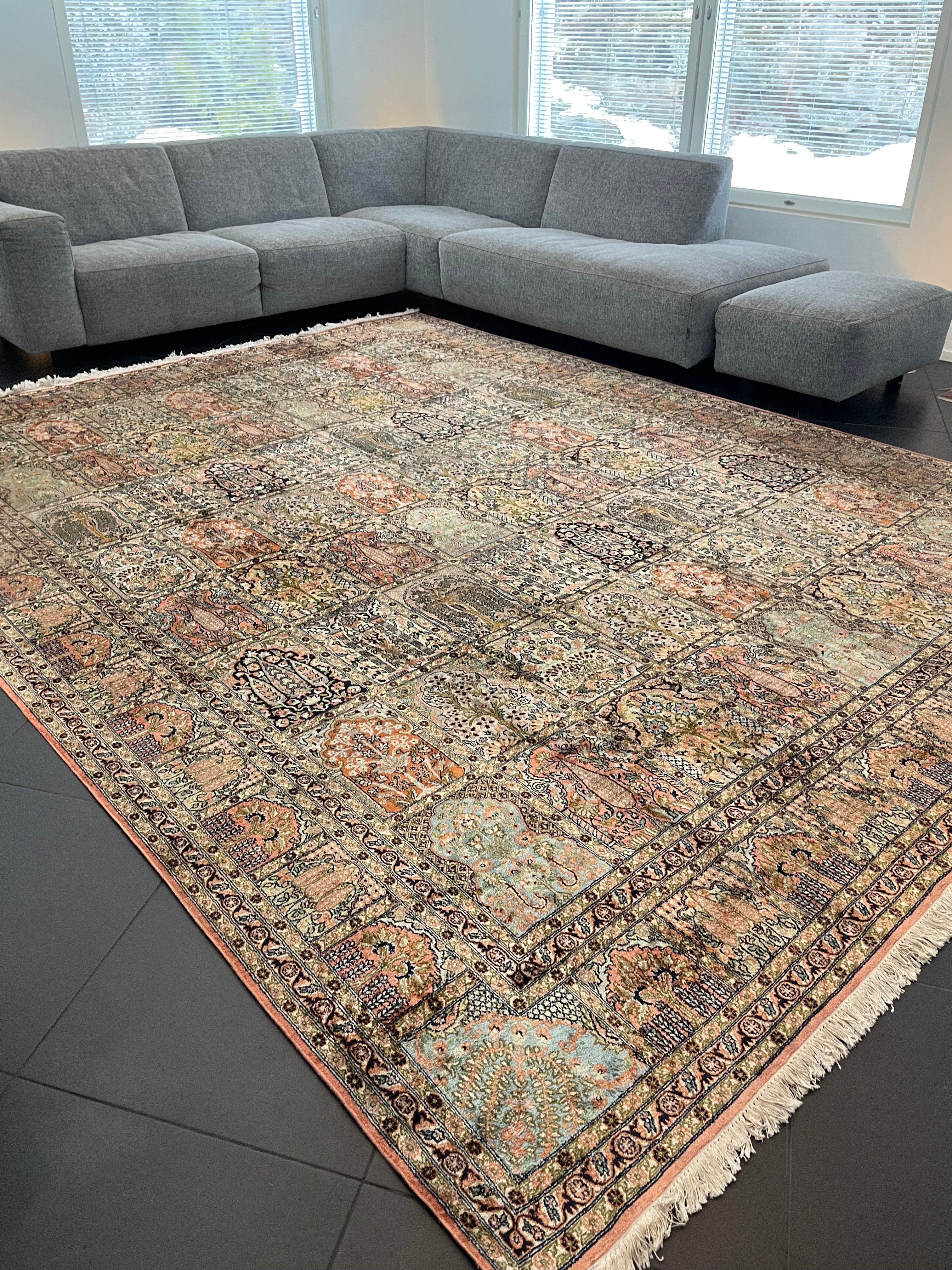 Kashmir silk rug 360x280cm