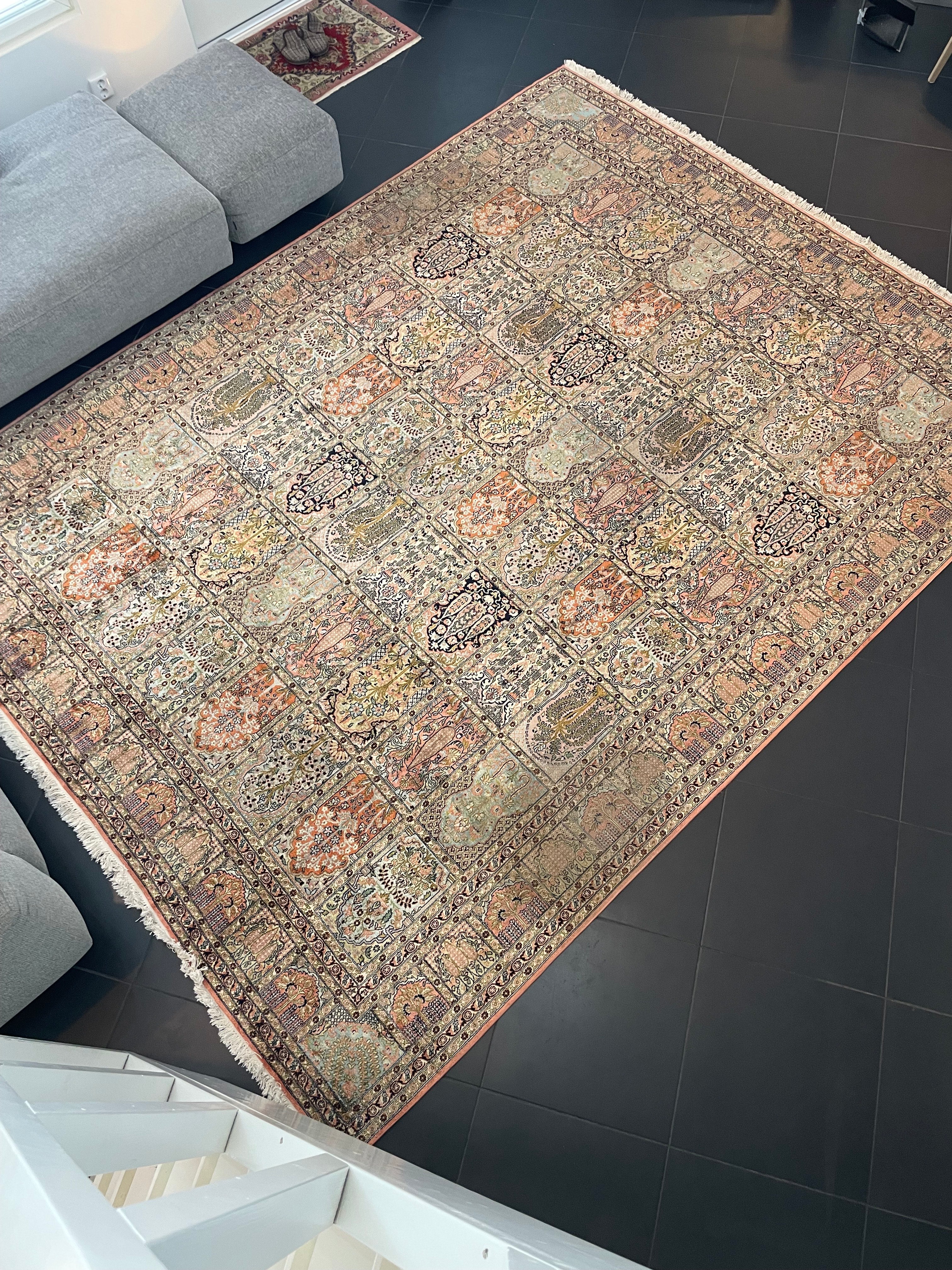 Kashmir silk rug 360x280cm