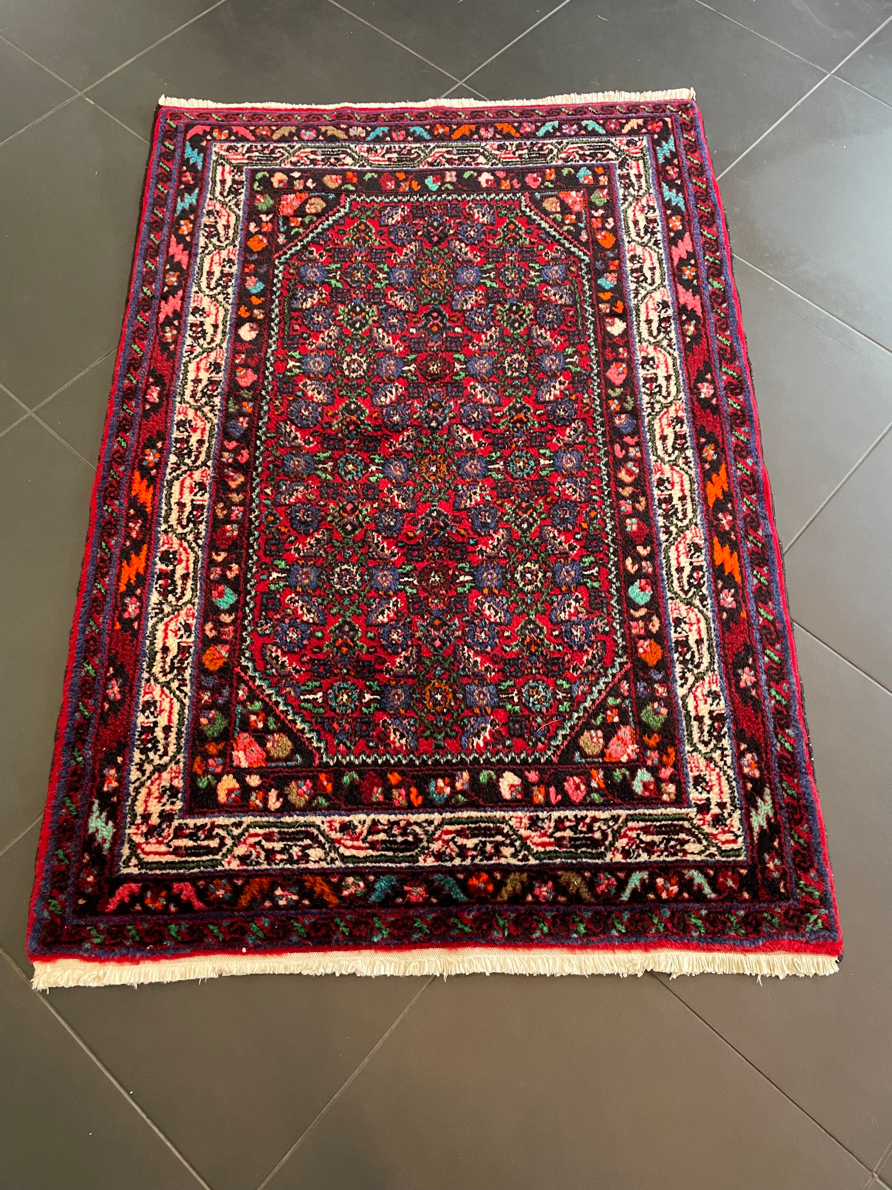 Hamedan rug 145×102 cm