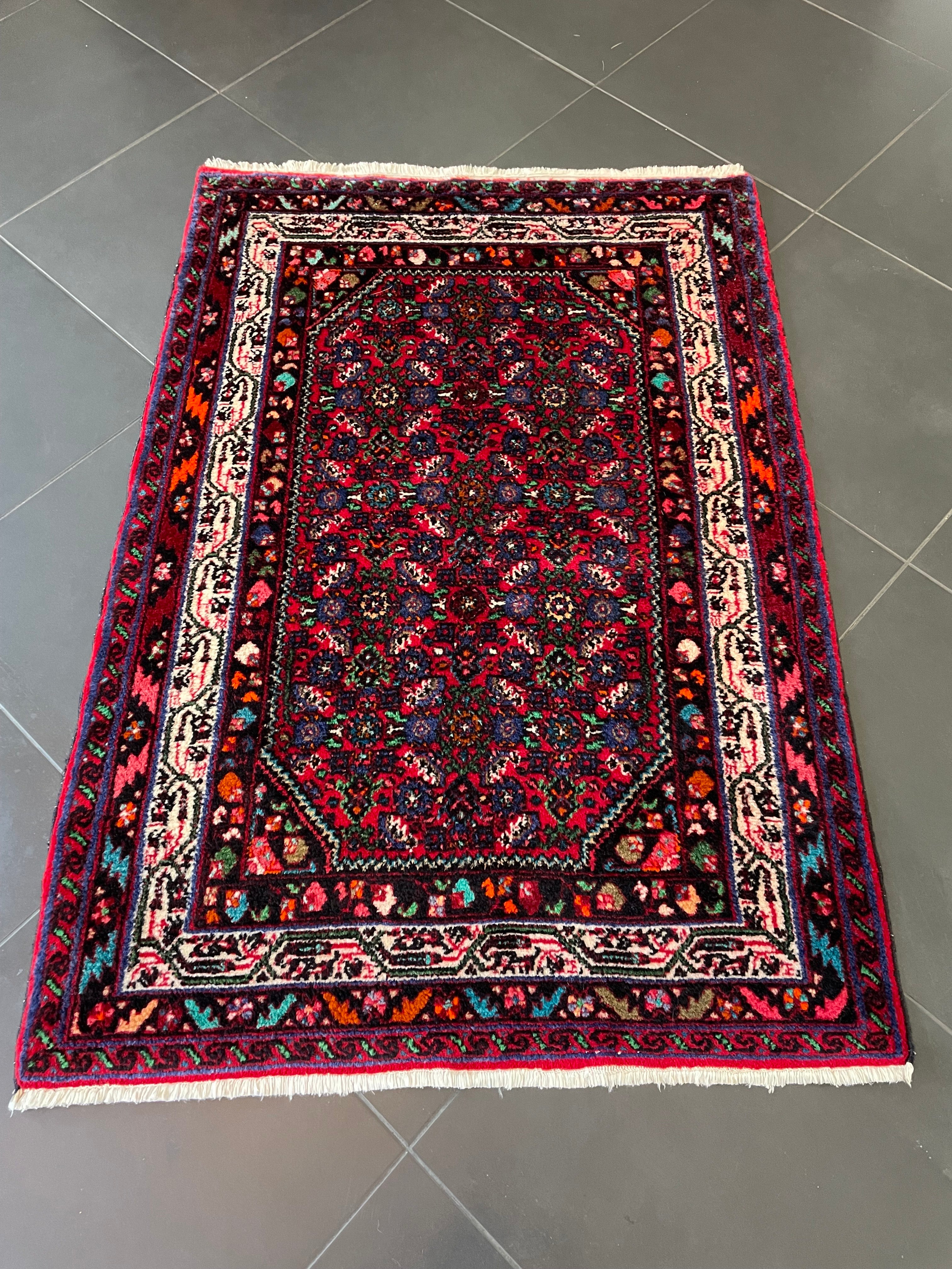 Hamedan rug 145×102 cm