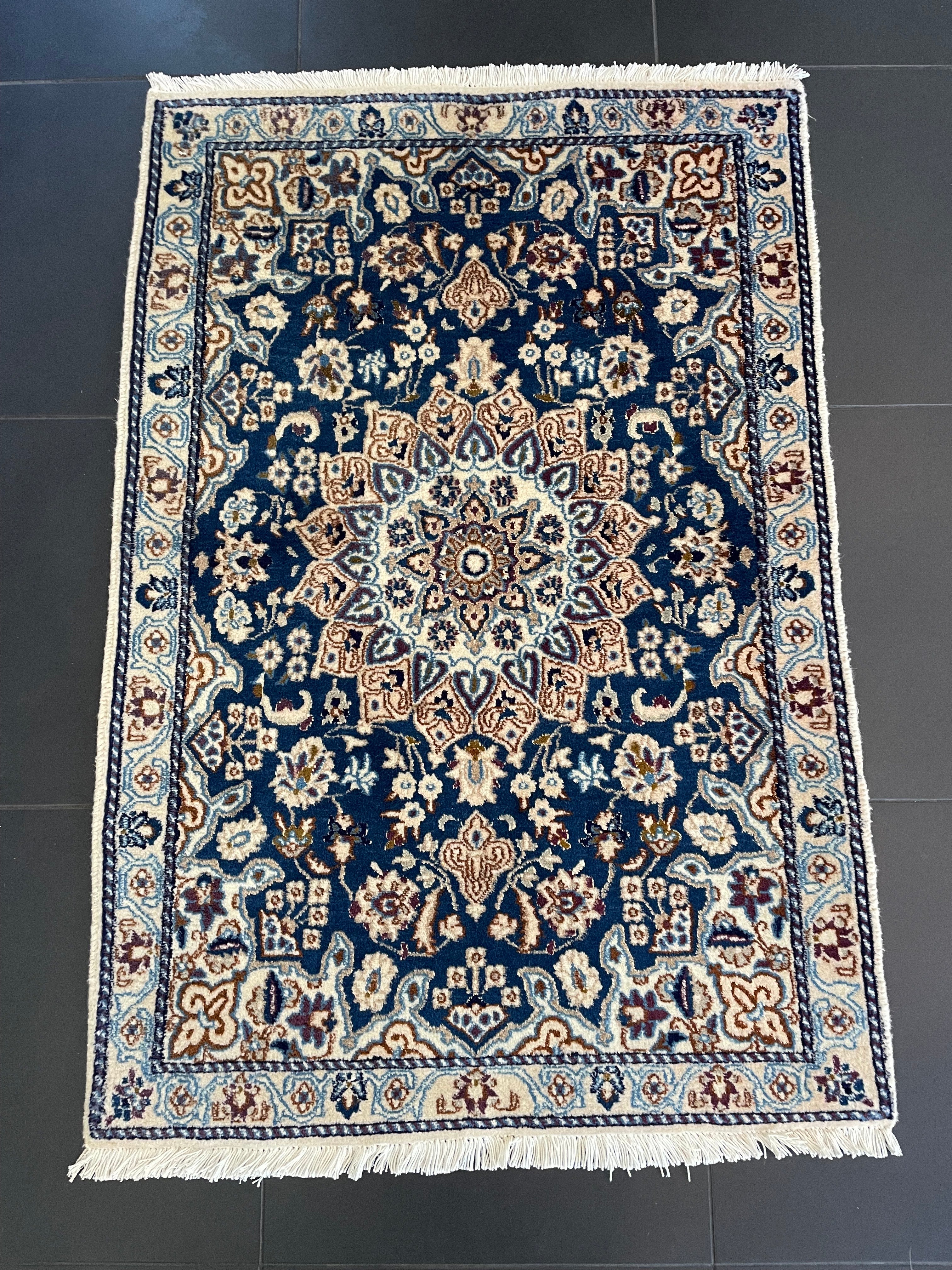 Nain rug 134×93 cm
