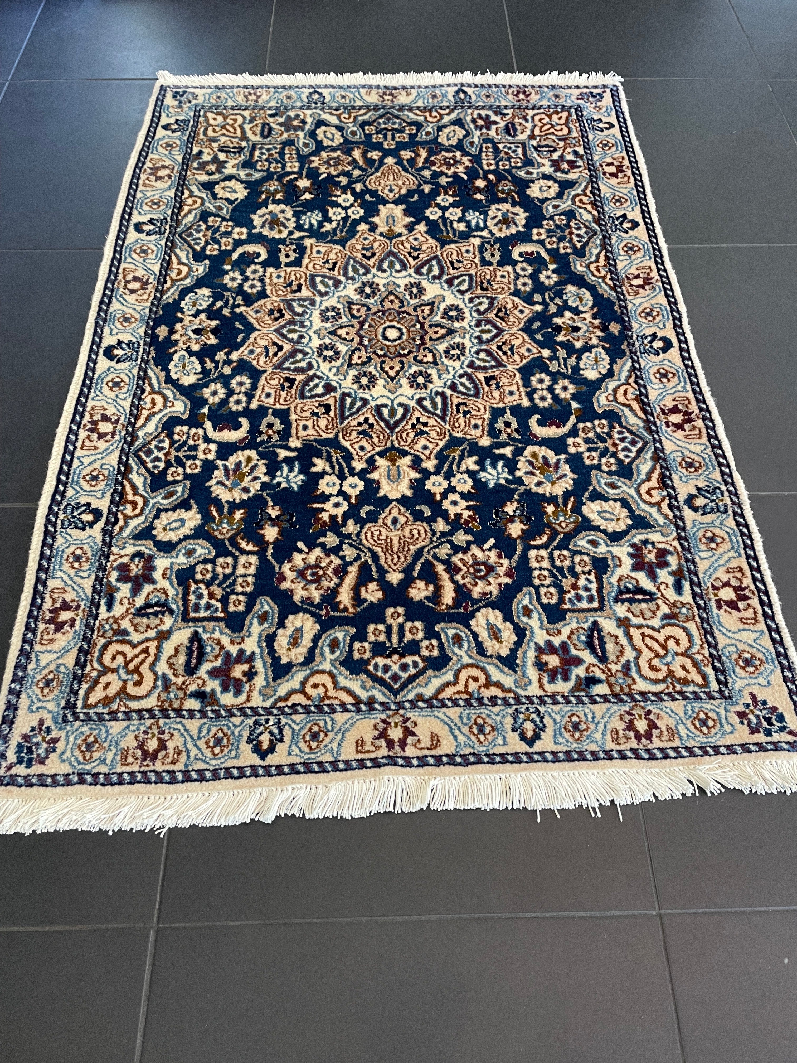 Nain rug 134×93 cm