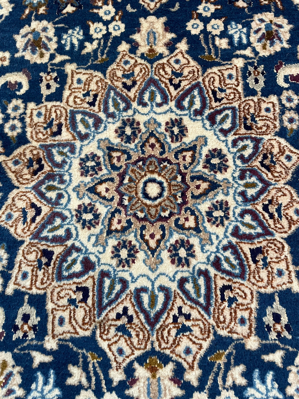 Nain rug 134×93 cm