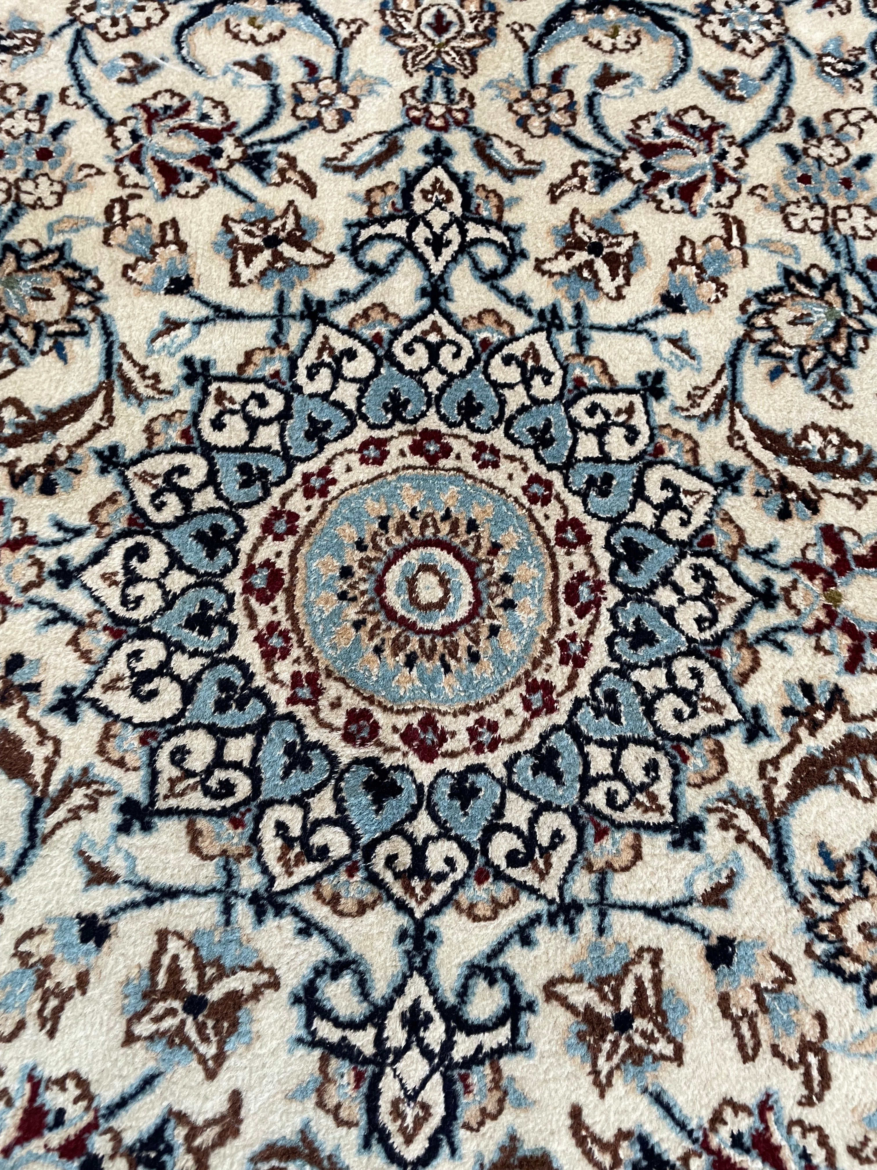 Nain rug 132×88 cm
