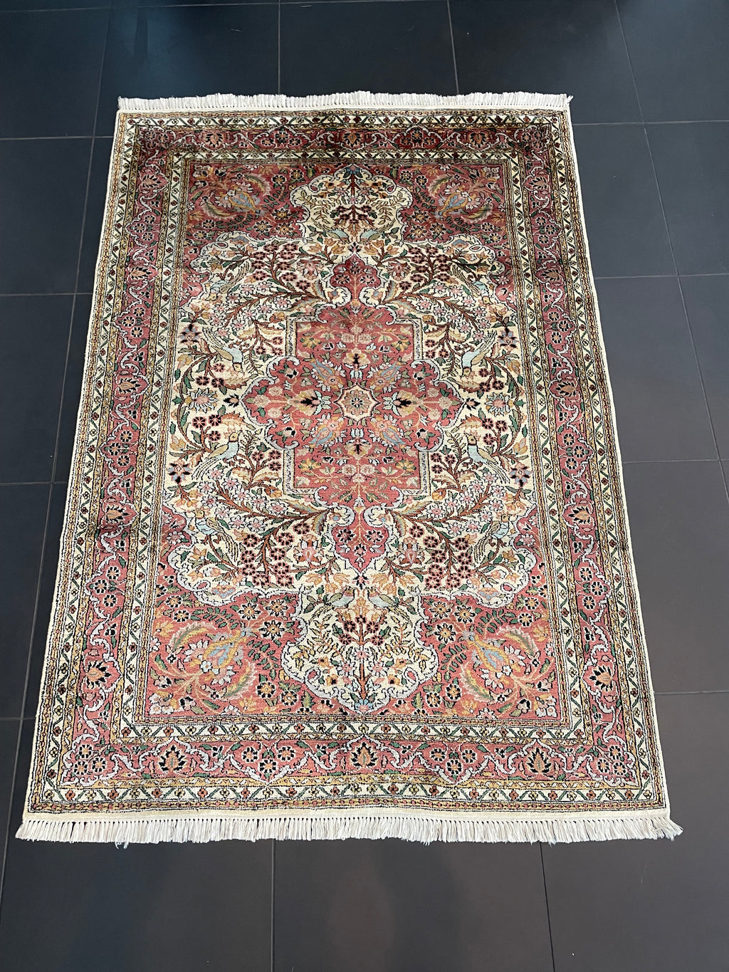 Kashmirin silkkinen matto 180x123cm