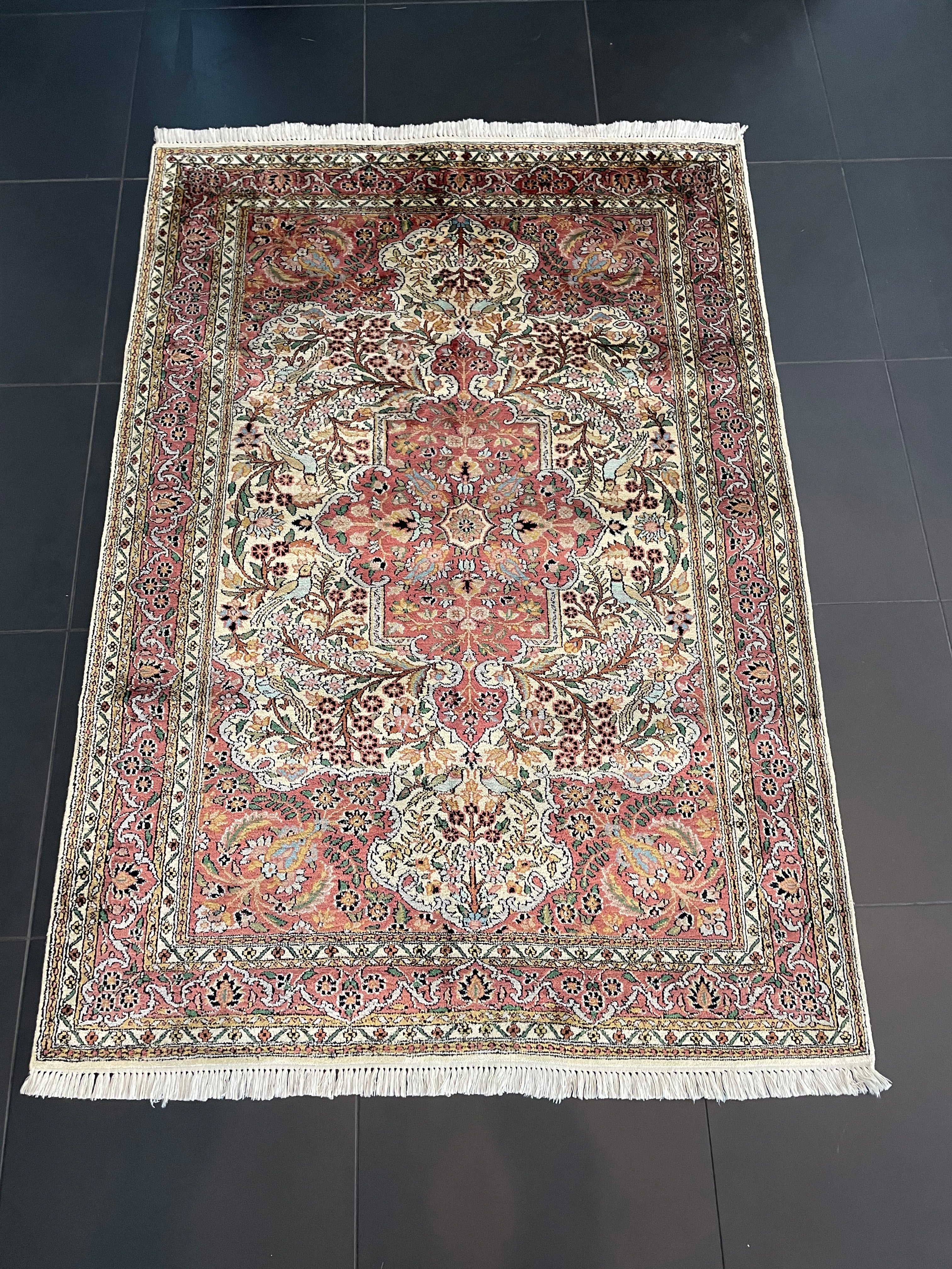 Kashmir silk rug 180x123cm
