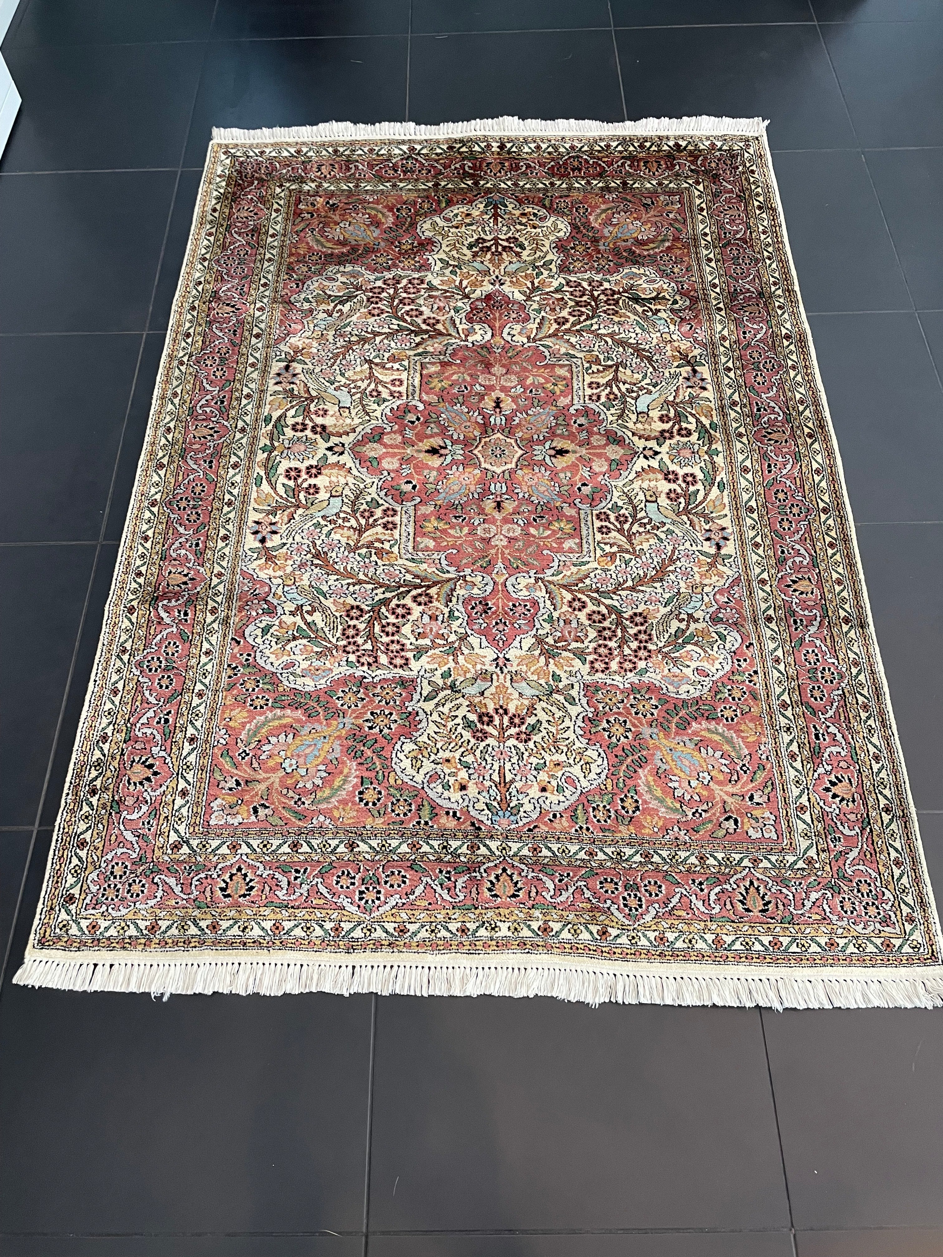 Kashmir silk rug 180x123cm