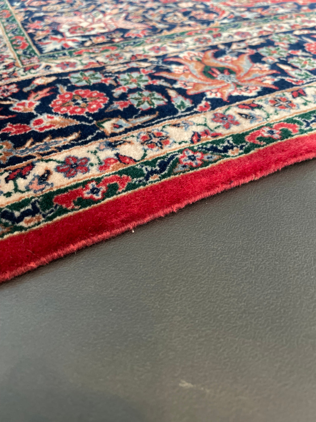 Isfahan rug 165x101cm