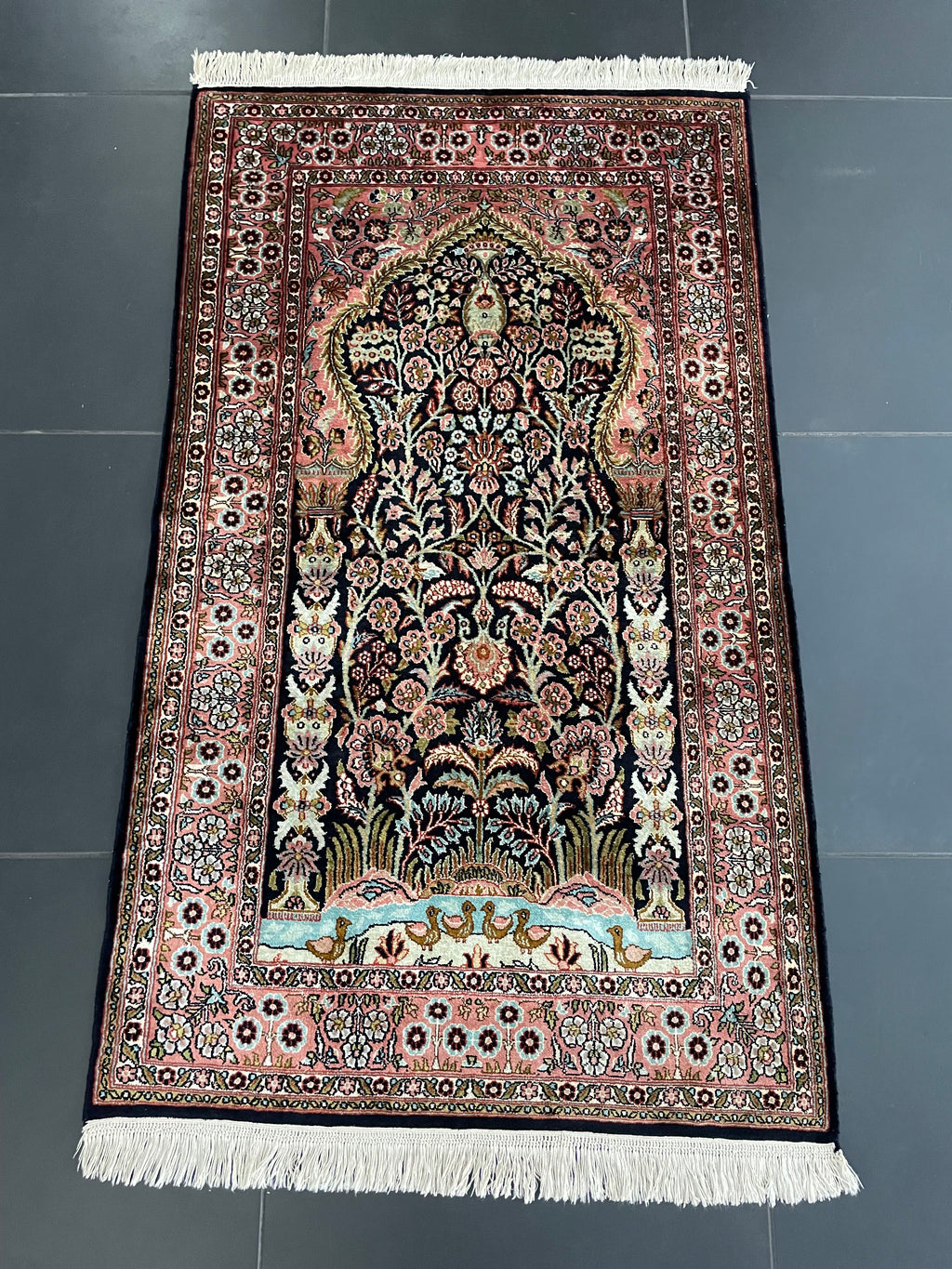 Kashmir silk rug 128x76cm