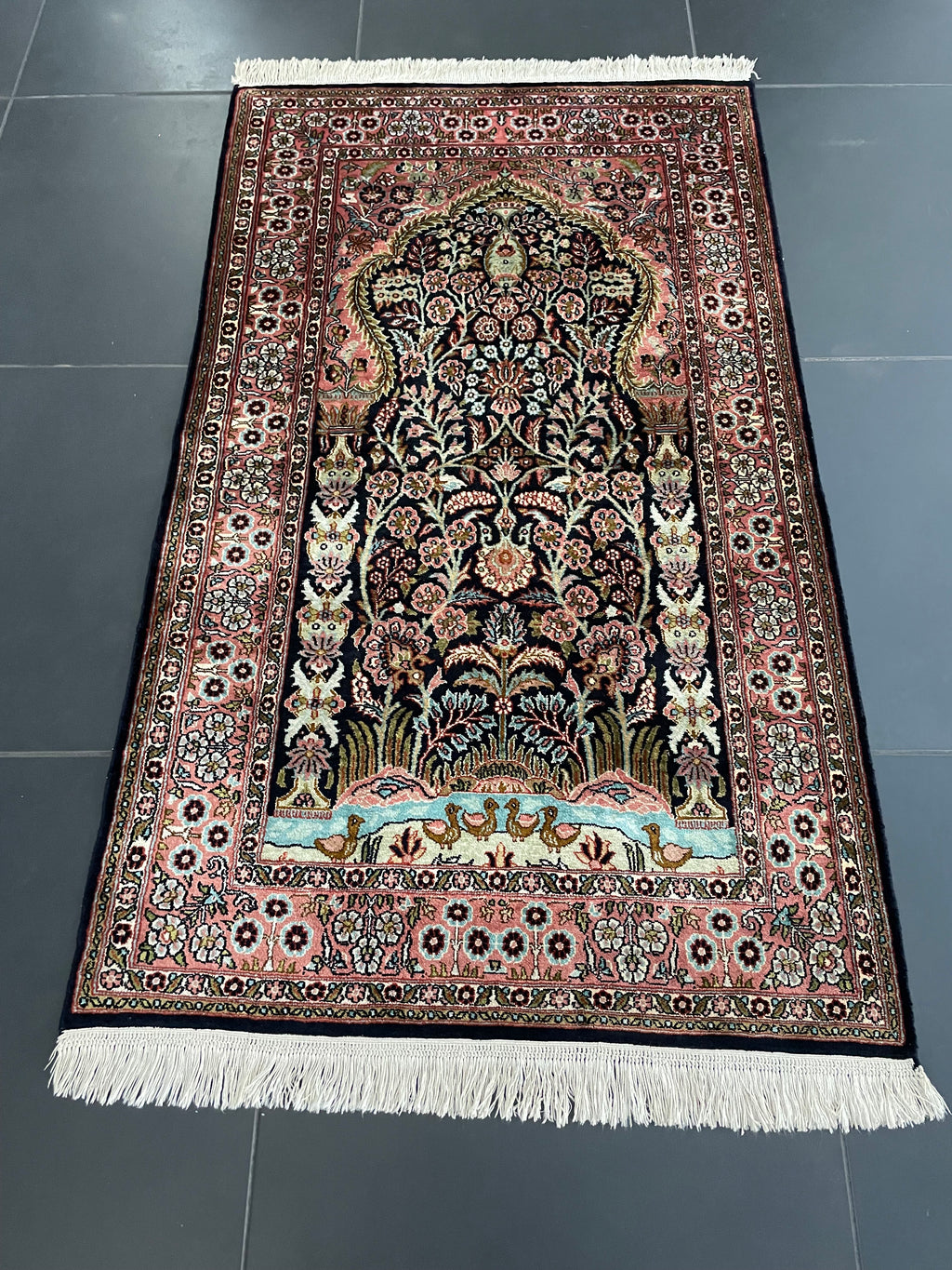 Kashmir silk rug 128x76cm