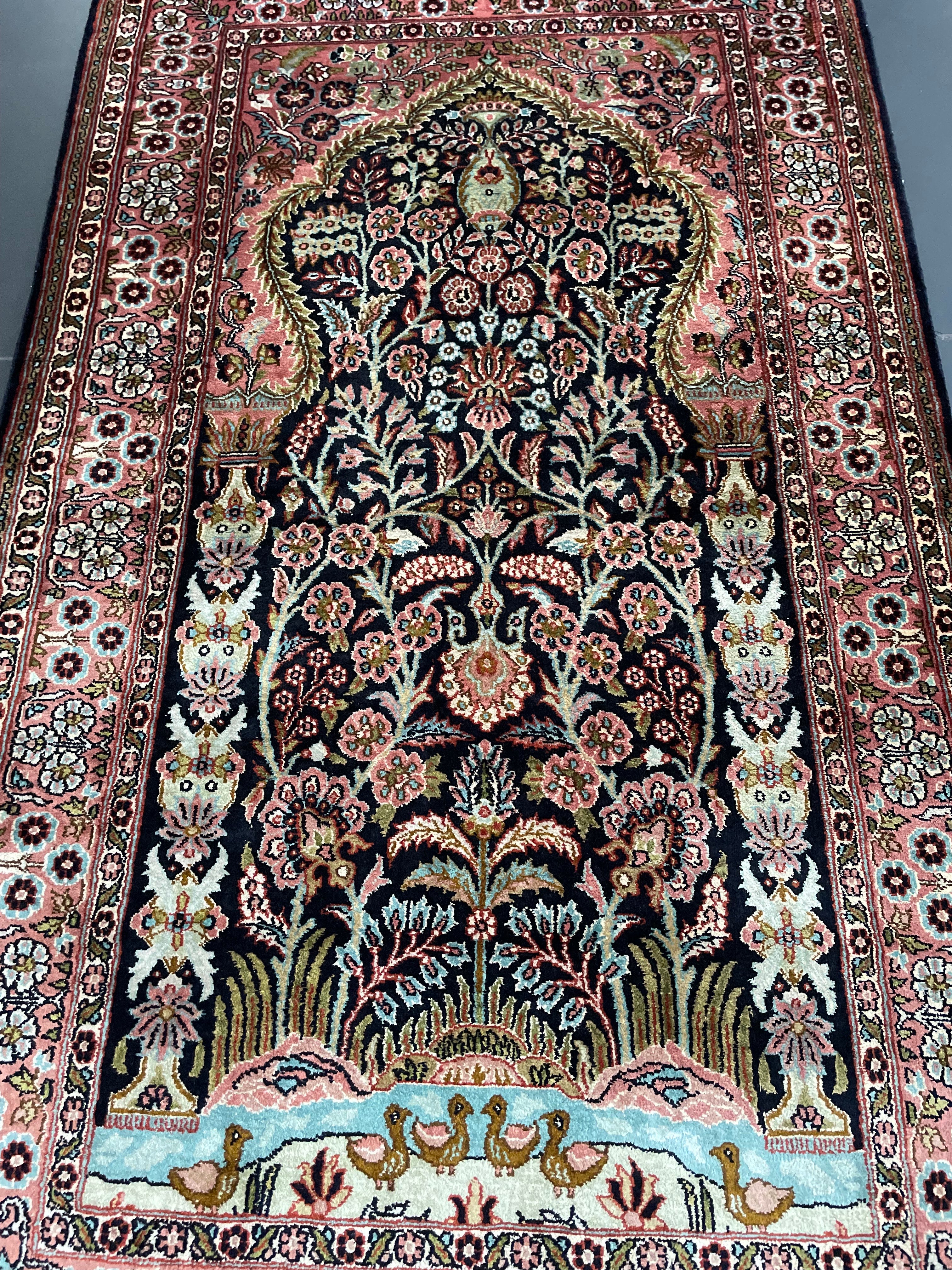 Kashmir silk rug 128x76cm