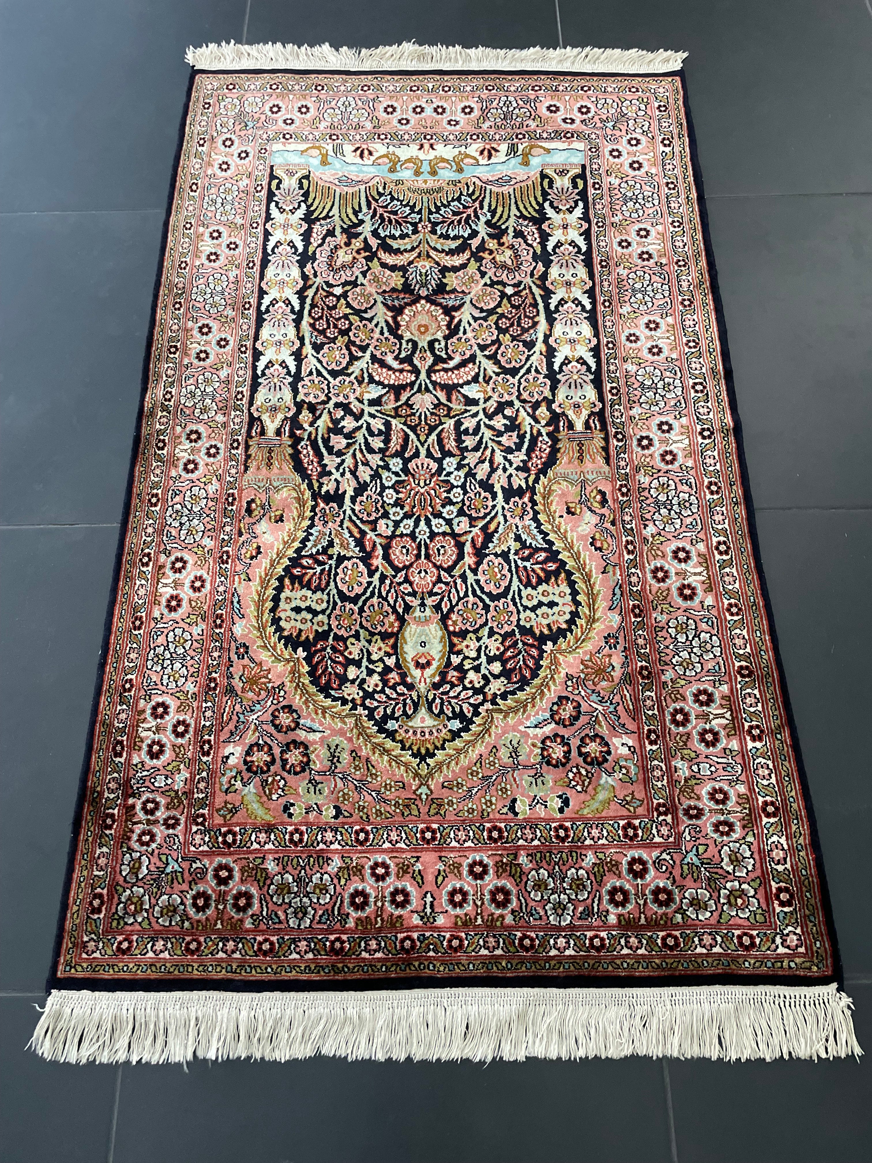 Kashmir silk rug 128x76cm