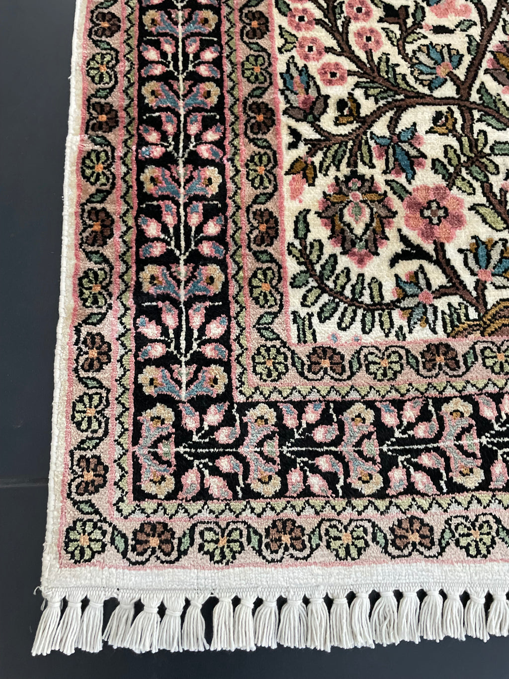 Kashmir silk rug 127x80cm