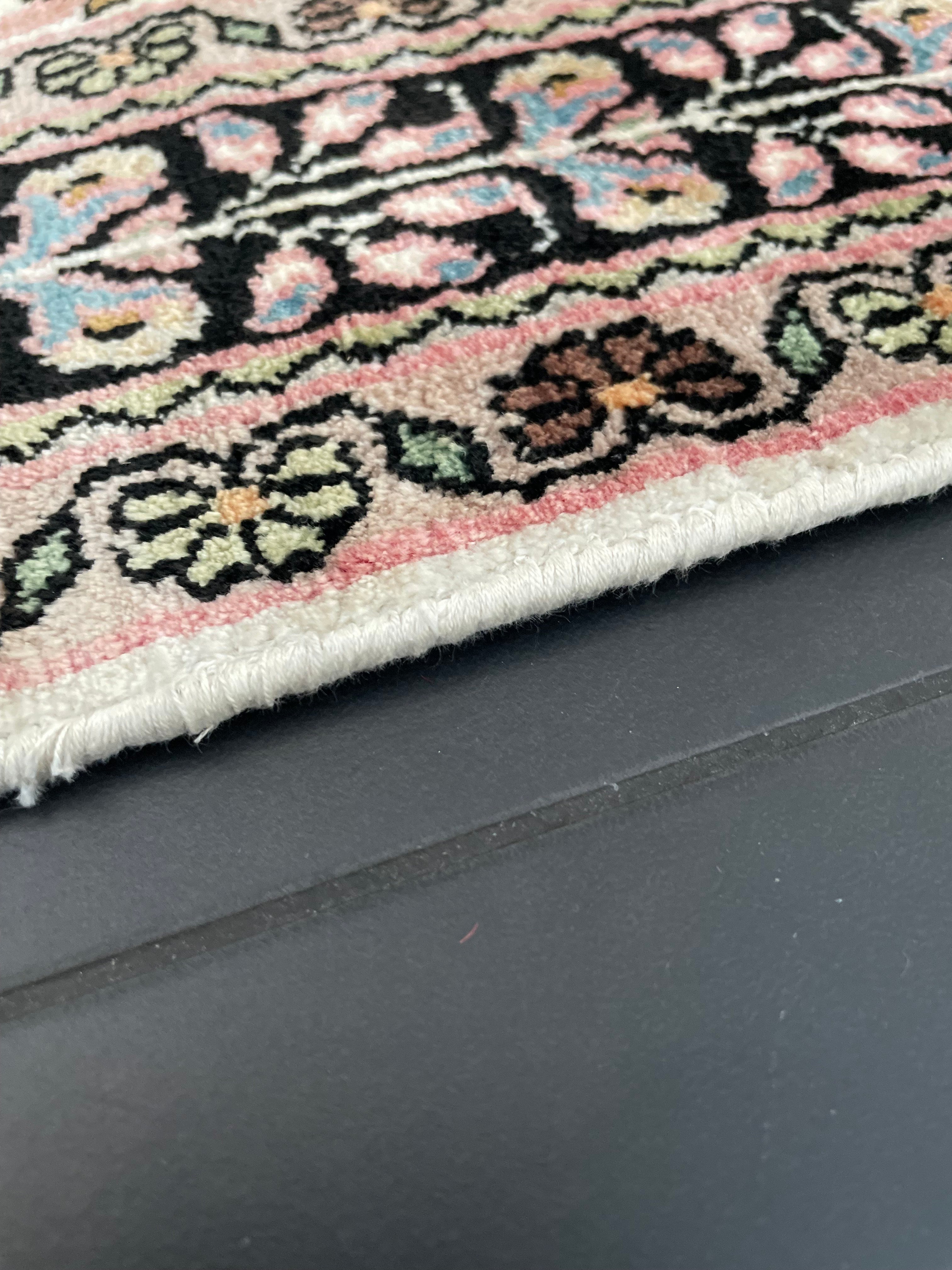 Kashmir silk rug 127x80cm