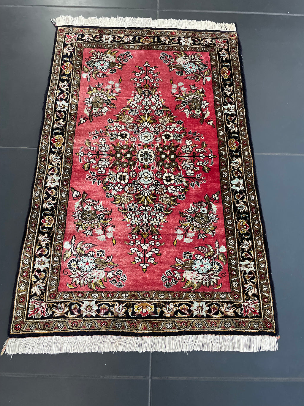 Ghom silk rug 85x55cm
