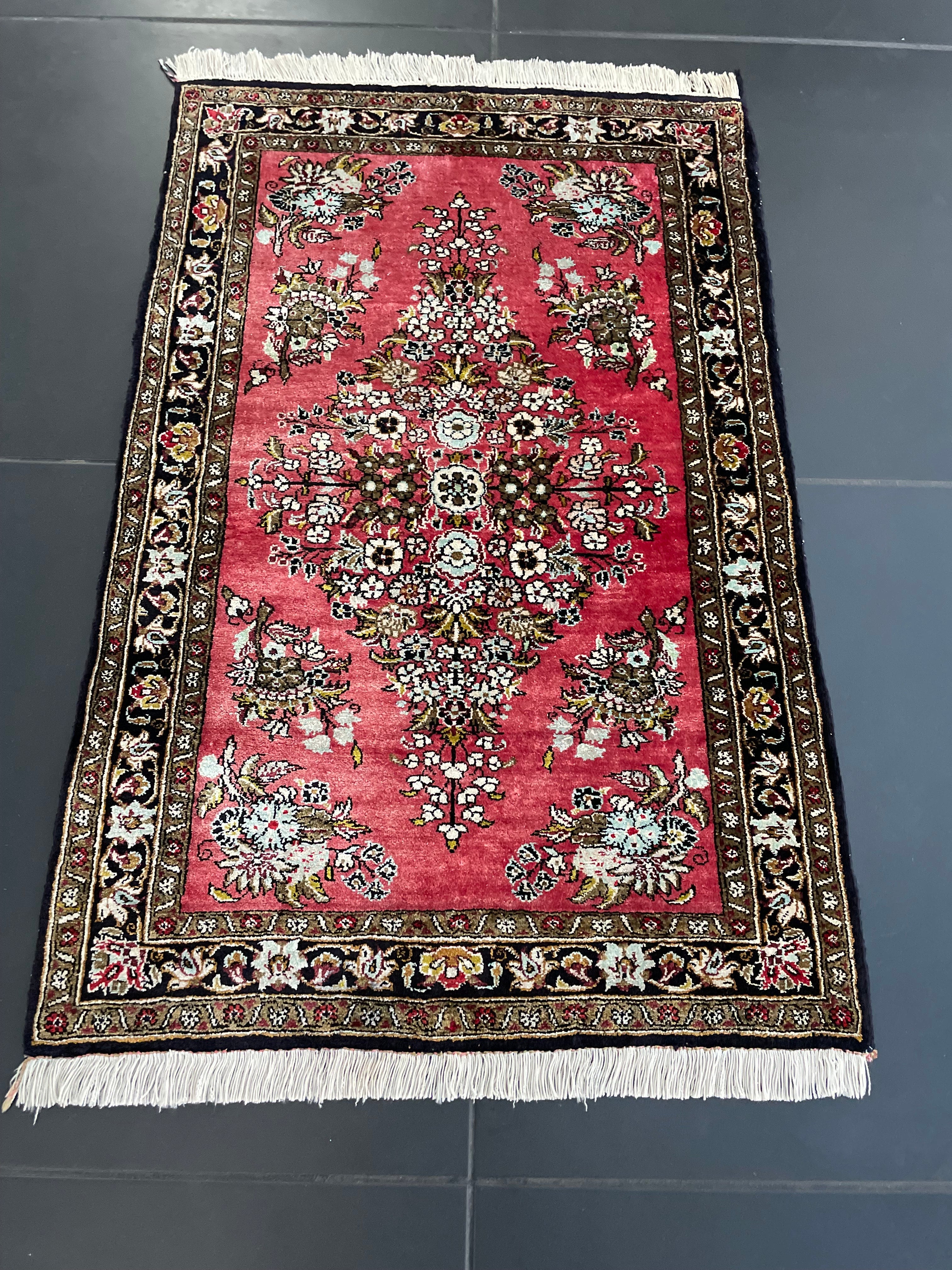 Ghom silk rug 85x55cm
