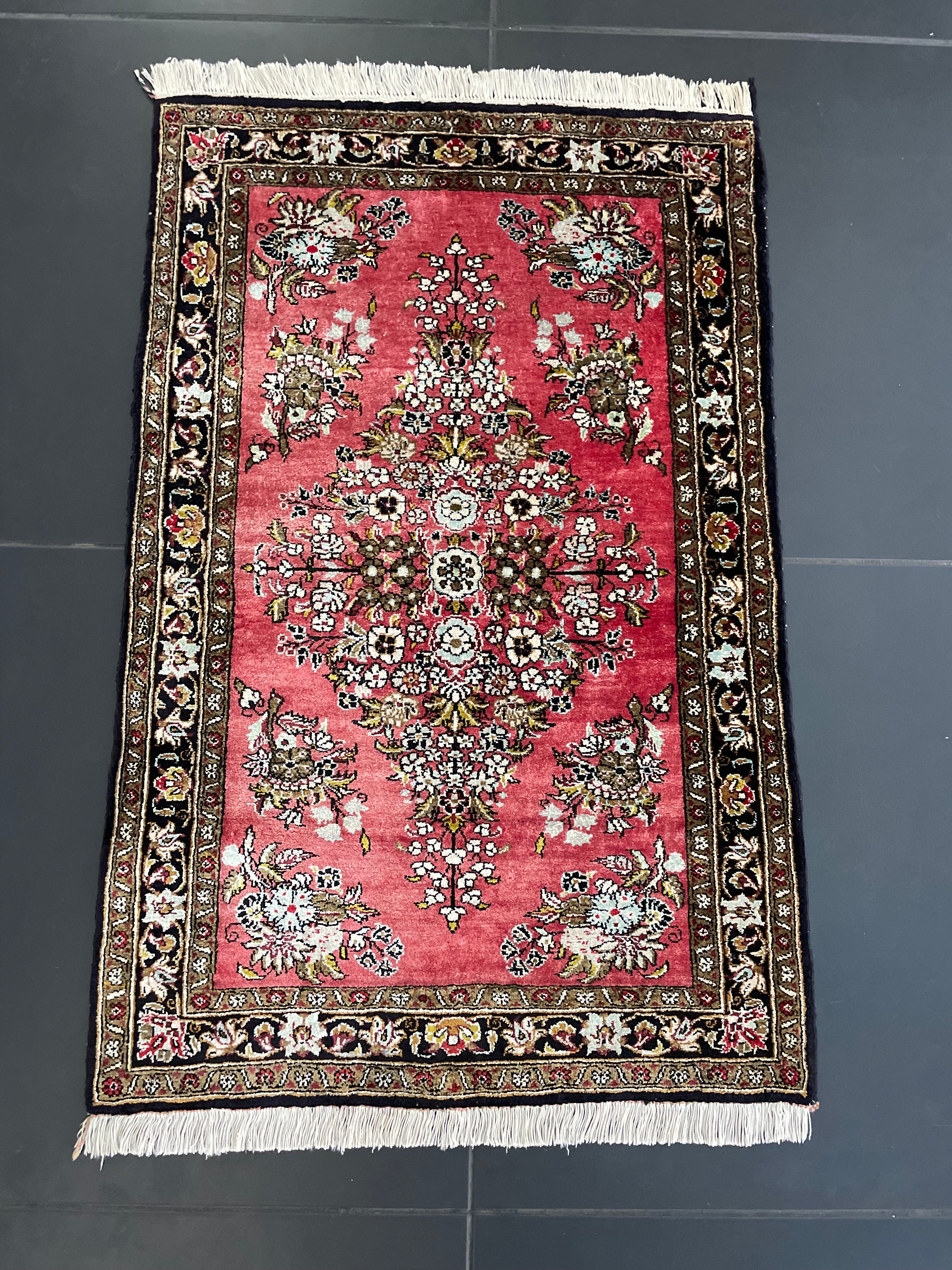 Ghom silk rug 85x55cm