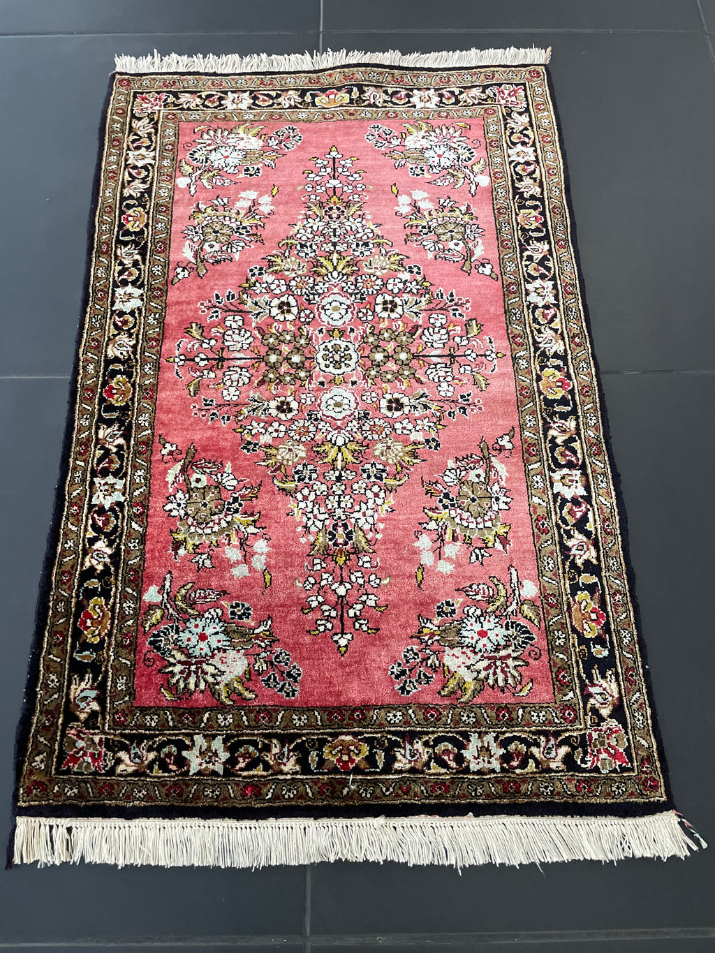 Ghom silk rug 85x55cm