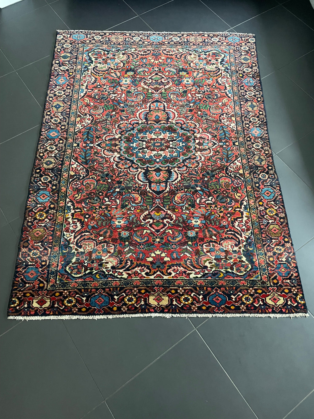 Hamadan Rug 197 × 142 cm