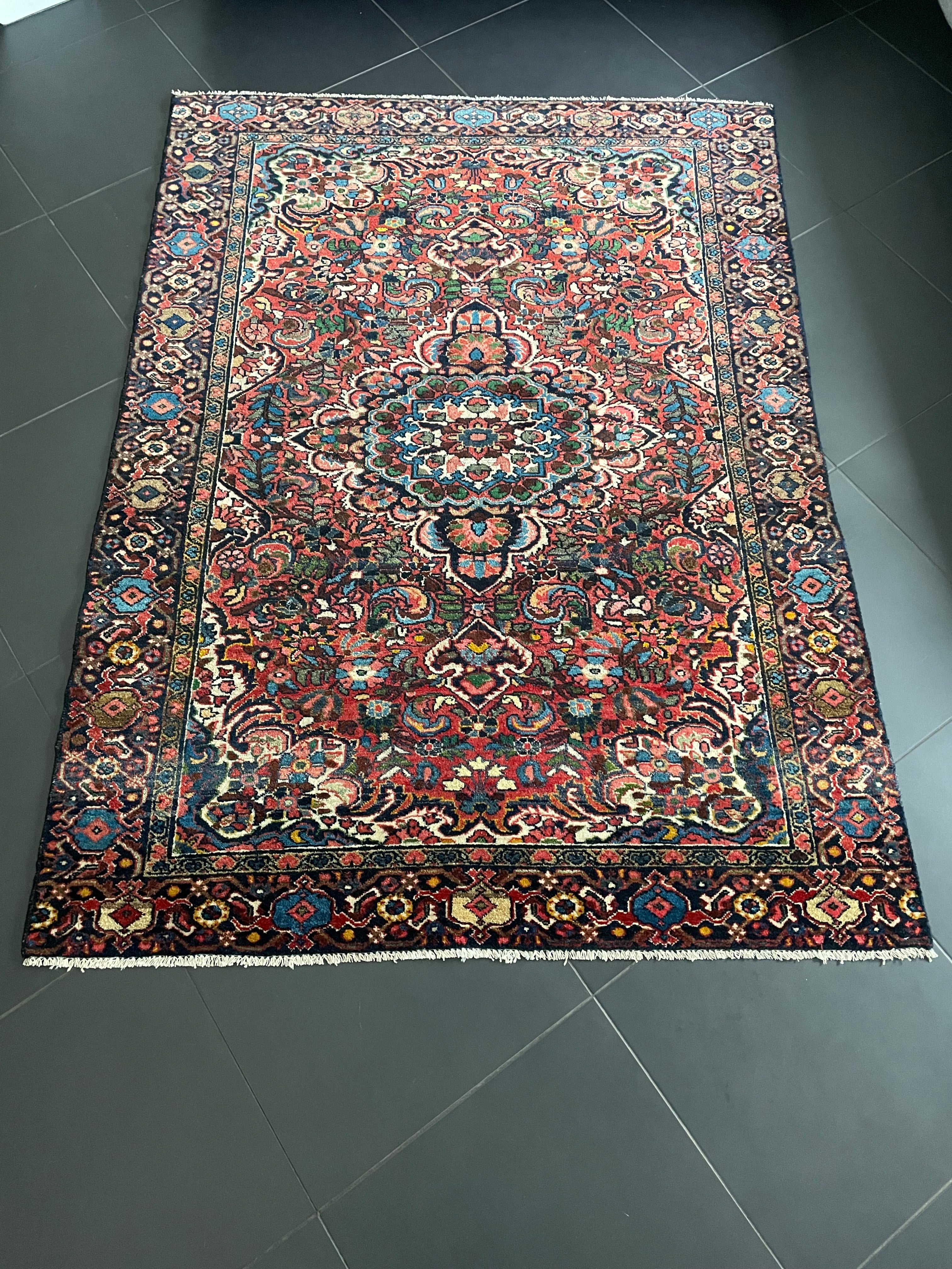 Hamadan Rug 197 × 142 cm