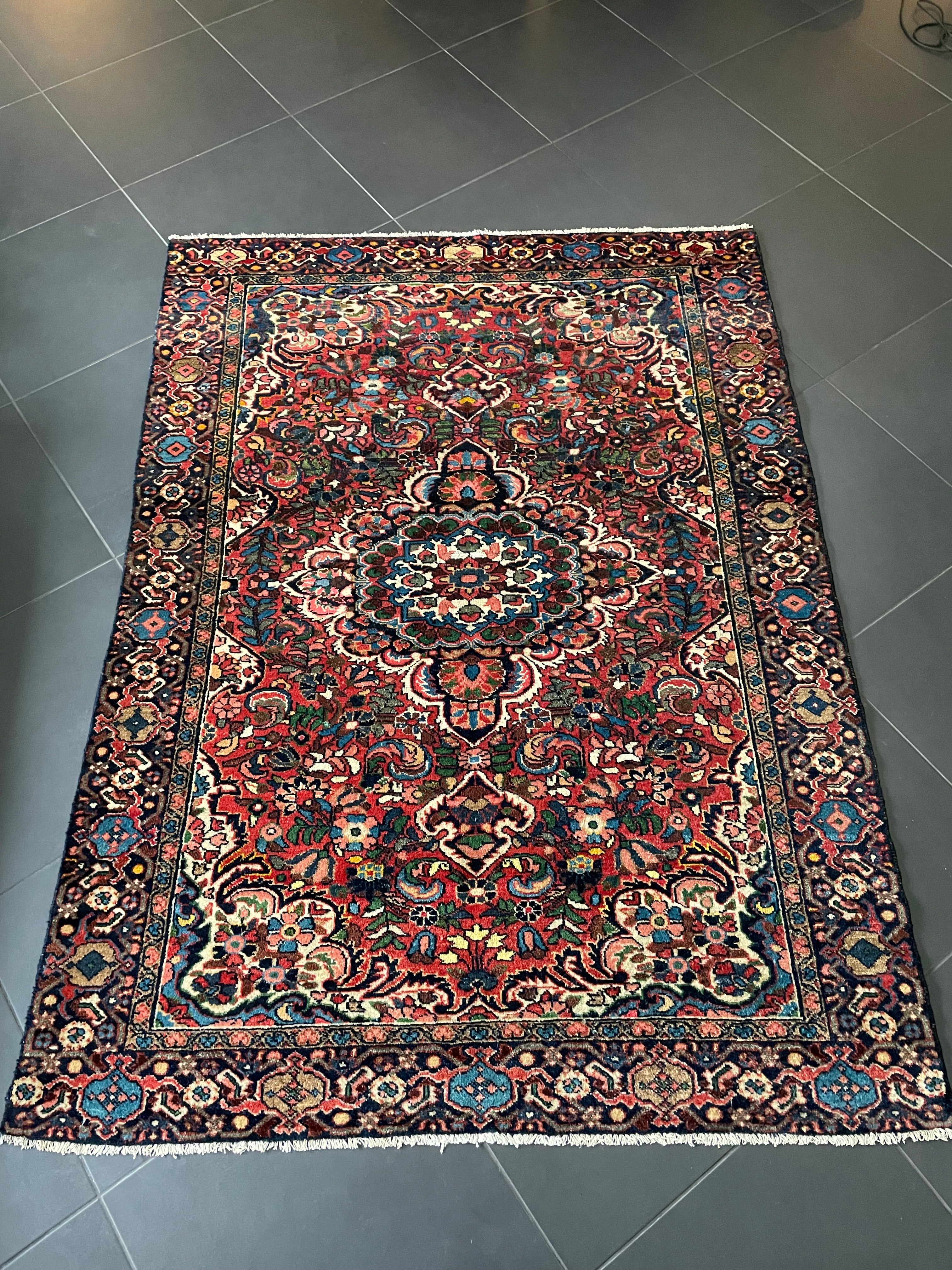 Hamadan Rug 197 × 142 cm