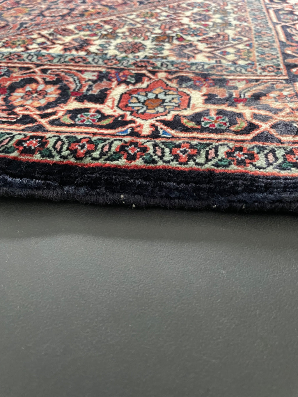 Bidjar rug 210 × 142 cm