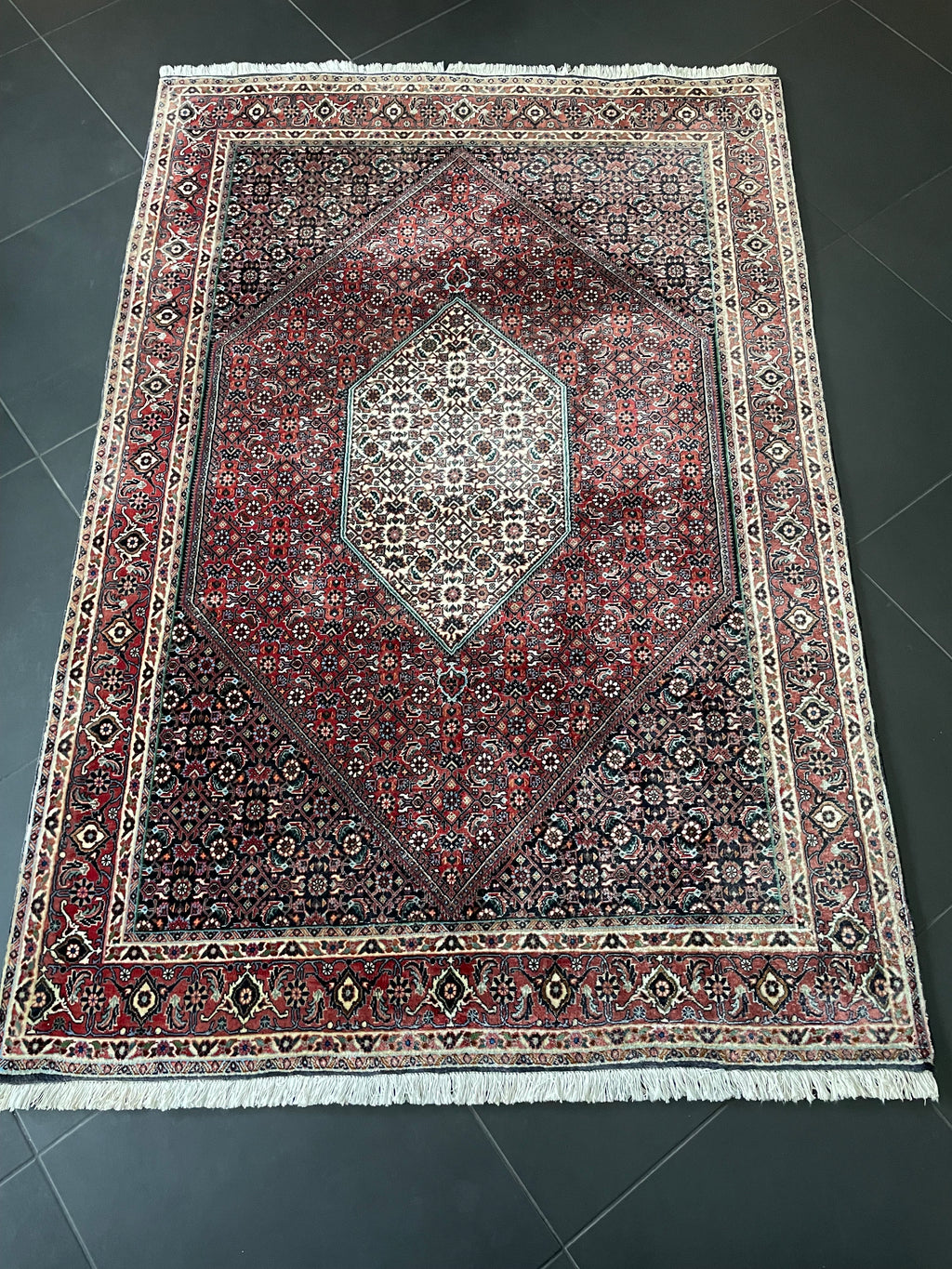Bidjar rug 195 × 132 cm