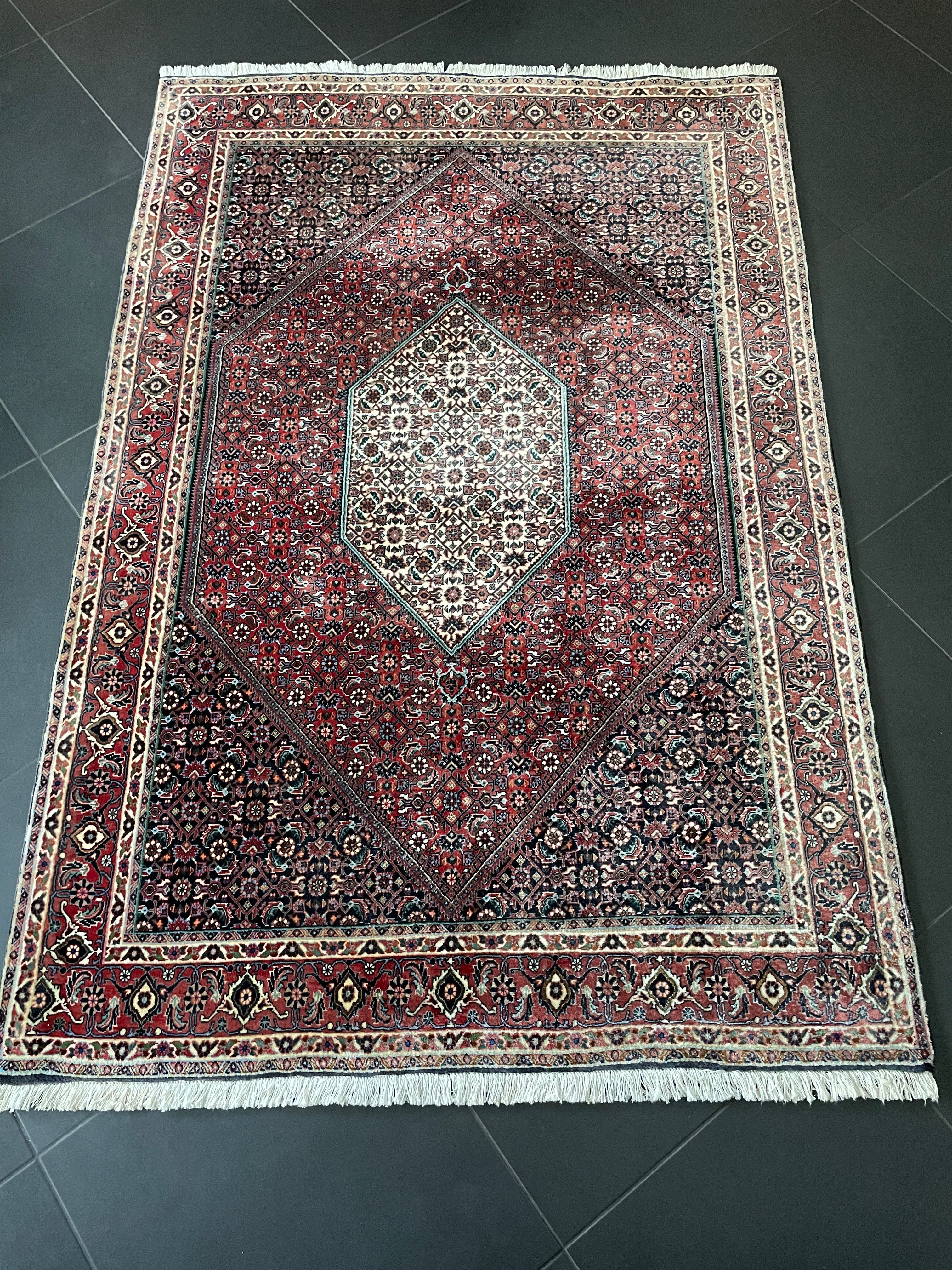 Bidjar rug 195 × 132 cm