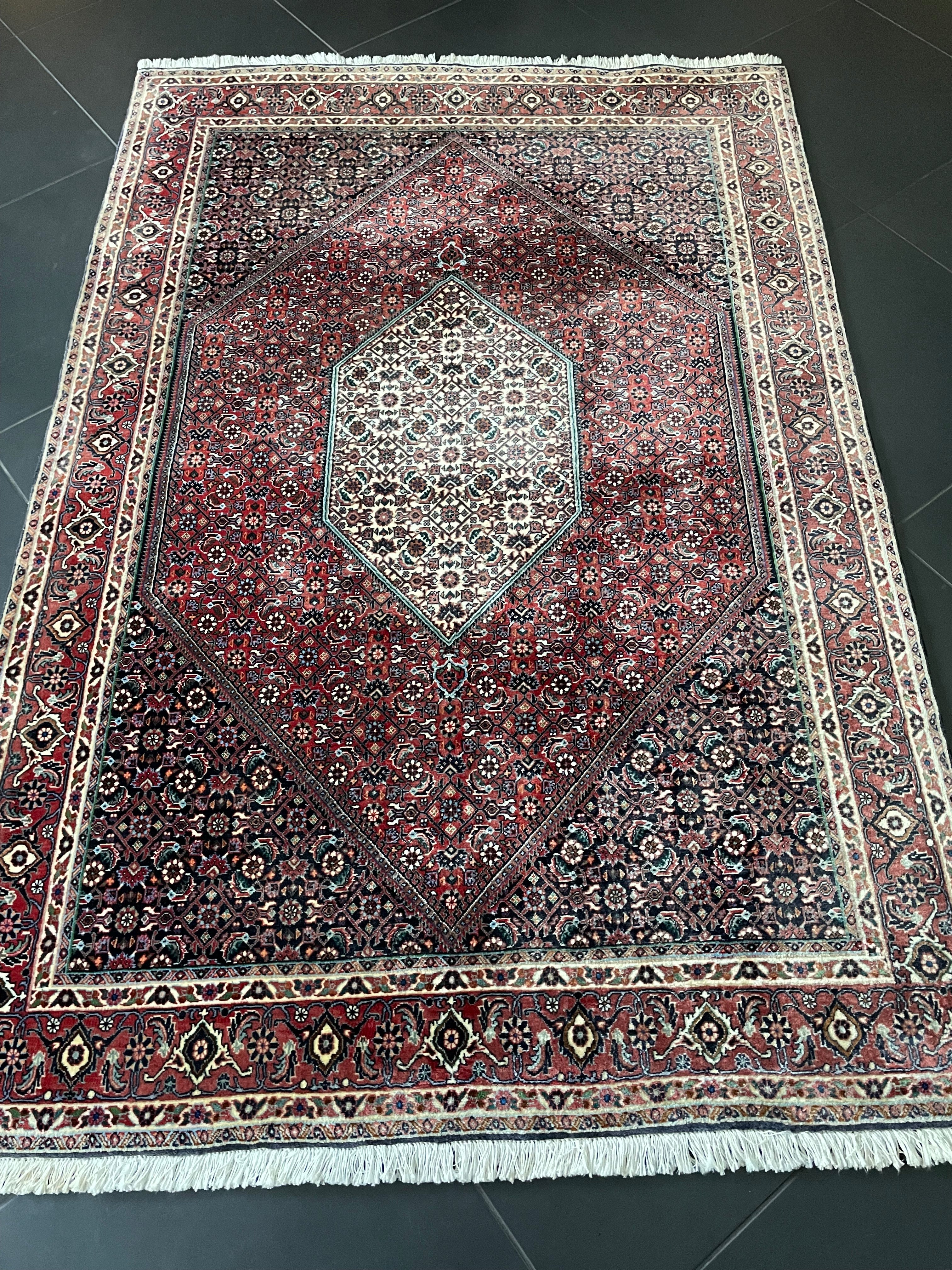 Bidjar rug 195 × 132 cm