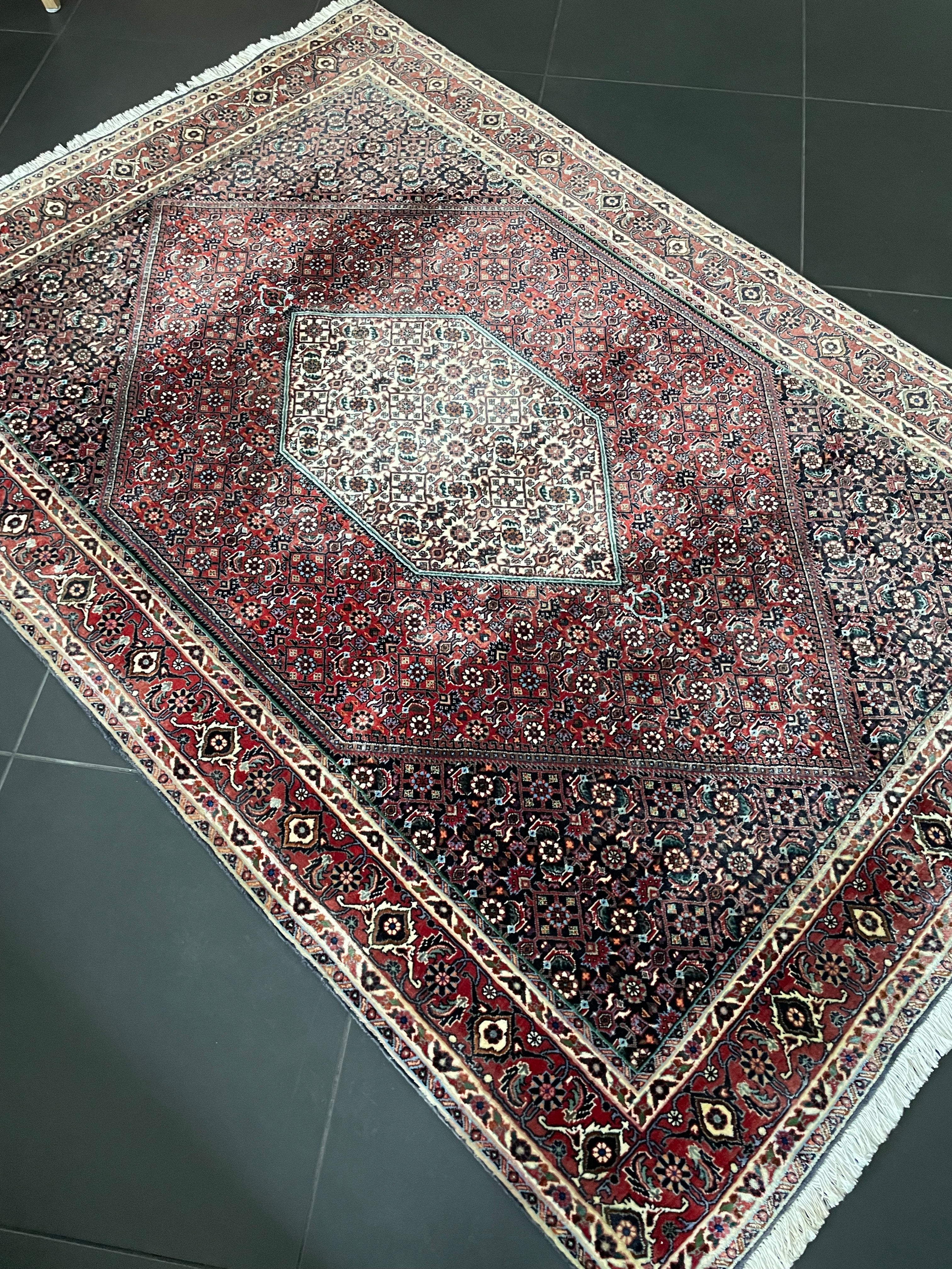 Bidjar rug 195 × 132 cm