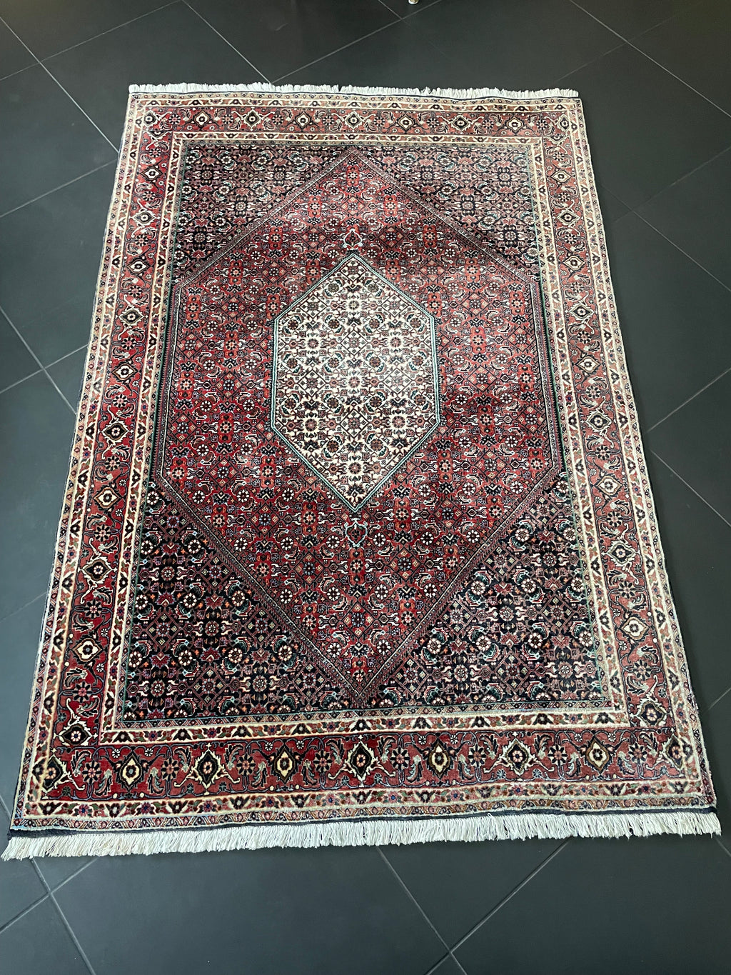 Bidjar rug 195 × 132 cm