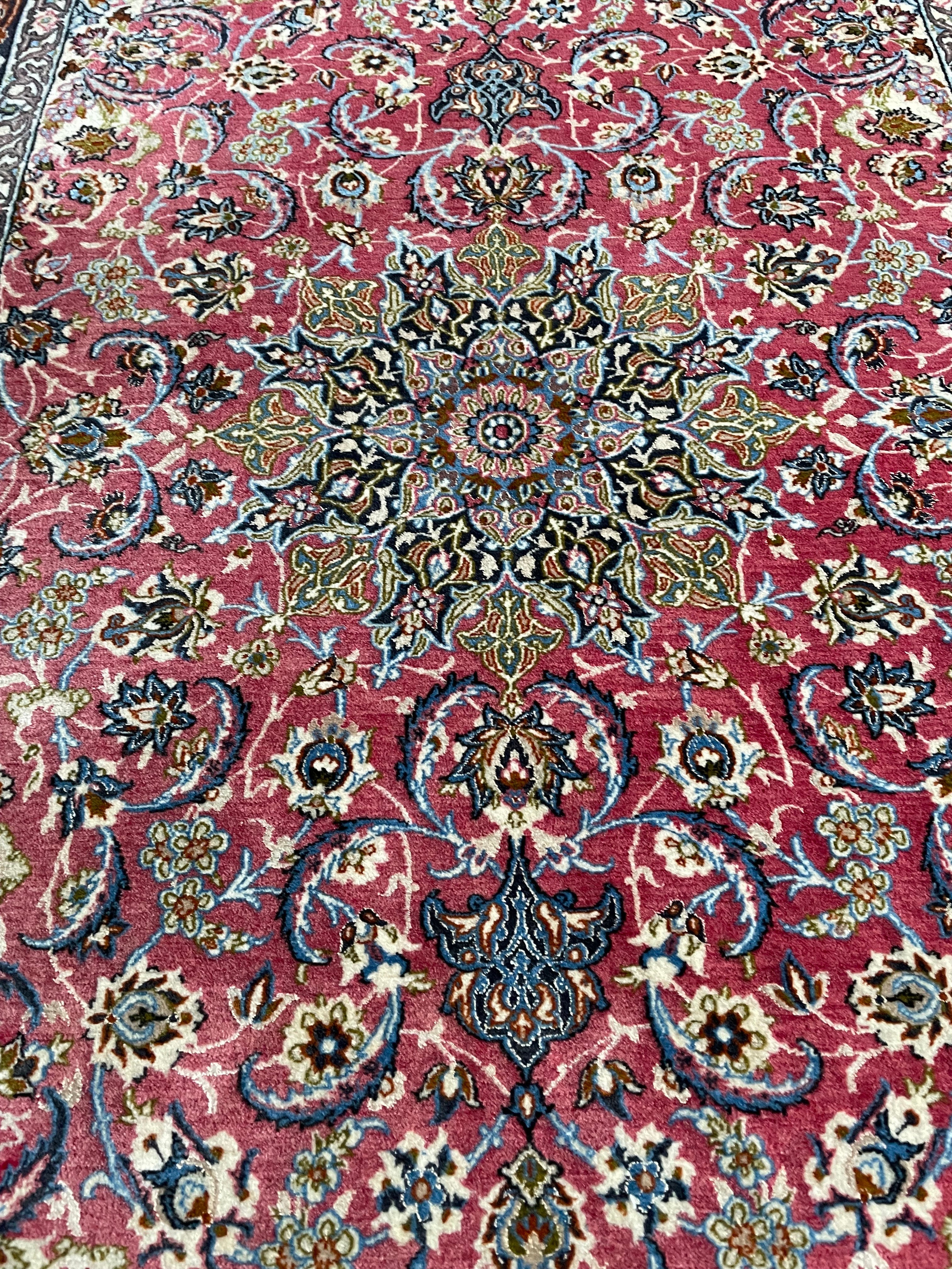 Isfahan rug 155 × 107 cm