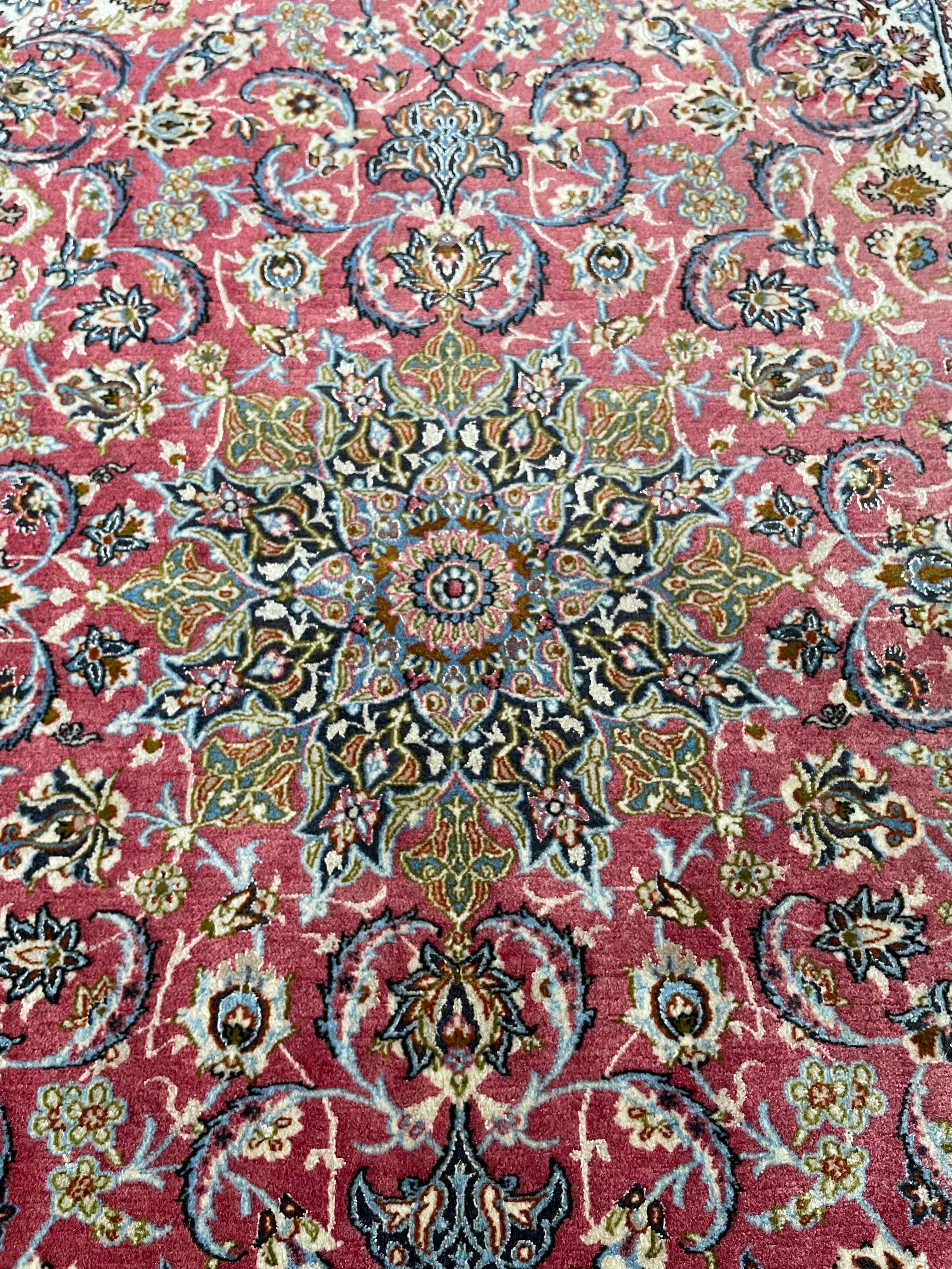 Isfahan rug 155 × 107 cm