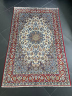 Isfahan rug 176 × 113 cm